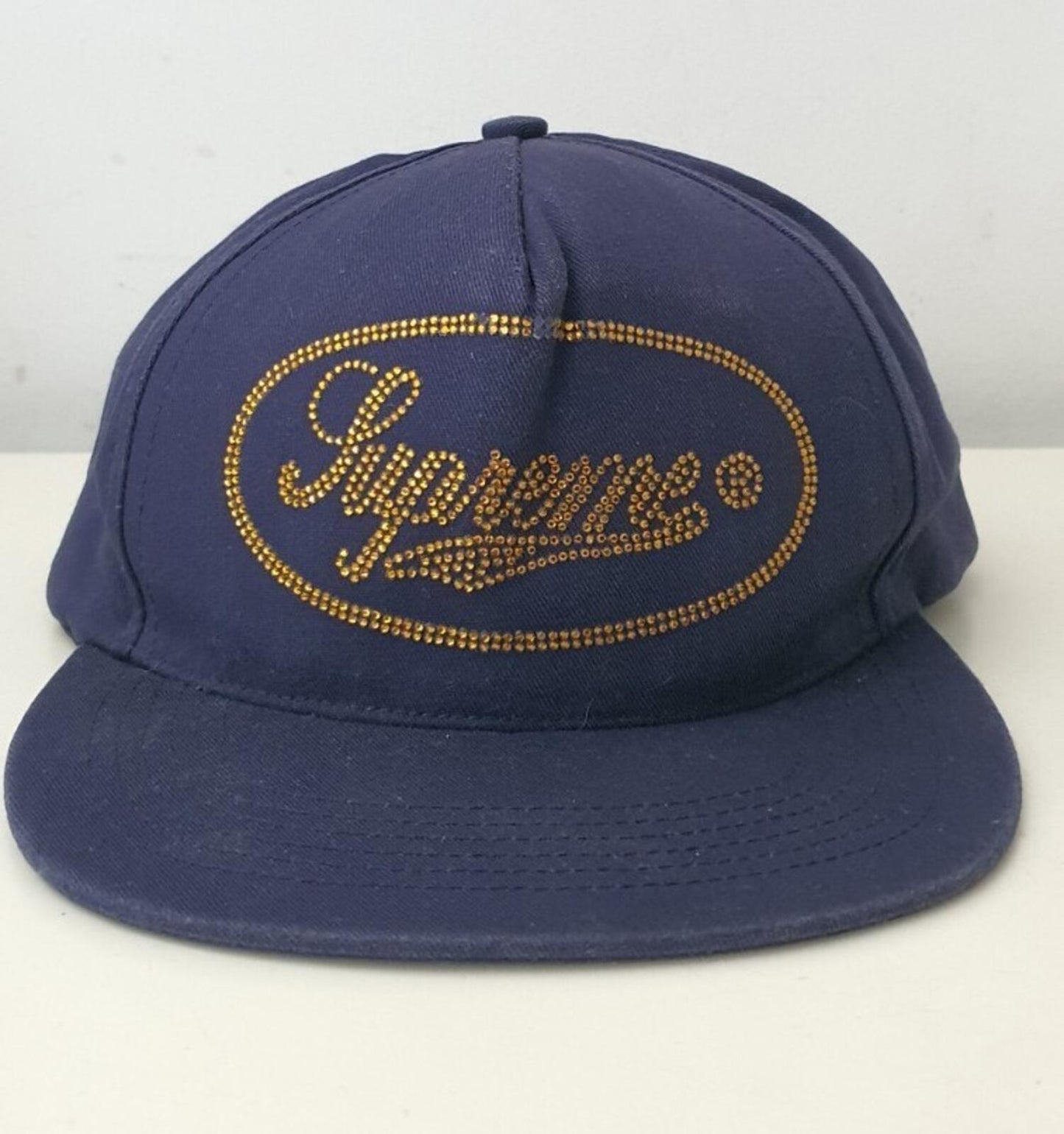 FW17 Supreme Studded Script Logo 5-Panel-Cap Blau Cap Navy