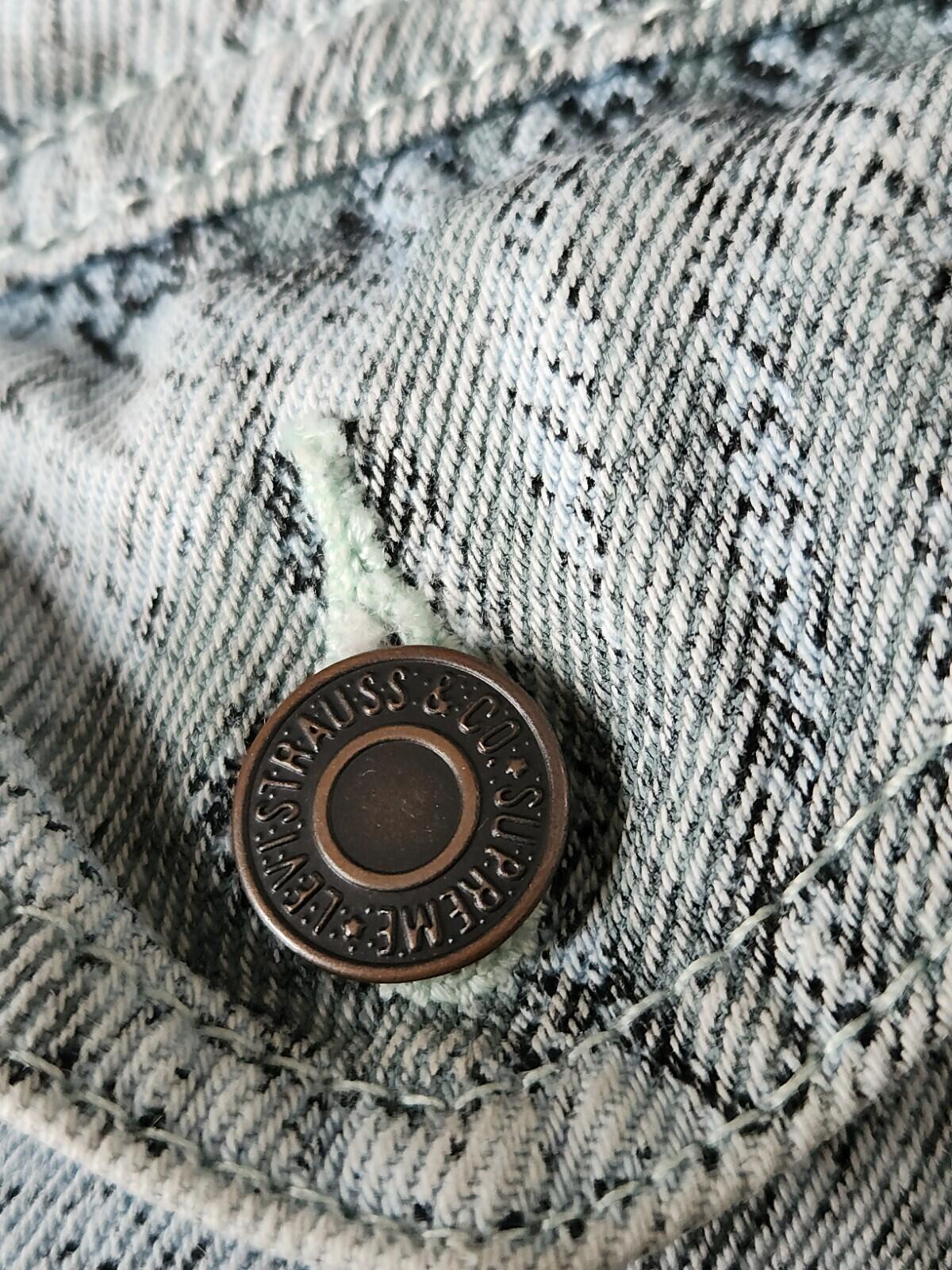 FW17 Supreme x LEVI'S Snakeskin Trucker Jacket Light Blue M Medium Levis Denim