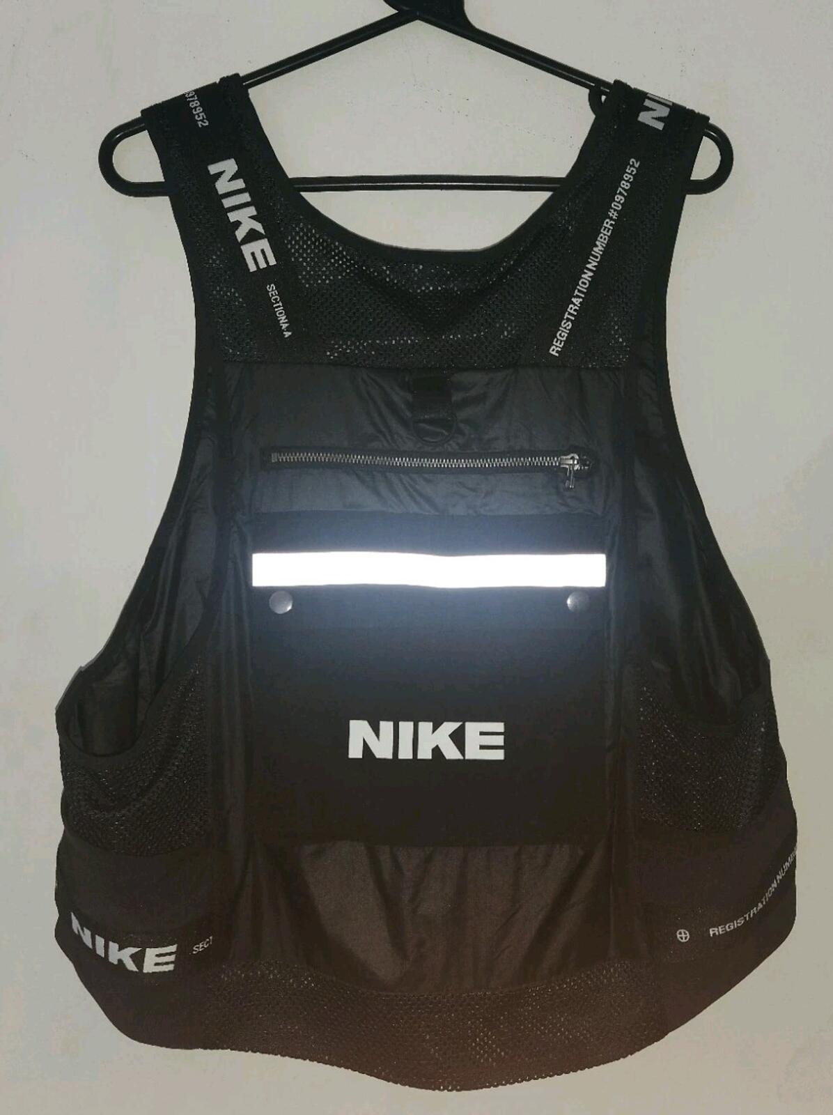 Nike City Made Pack Utility Gilet Weste Schwarz Herren Größe M Medium Neu Reflektierend