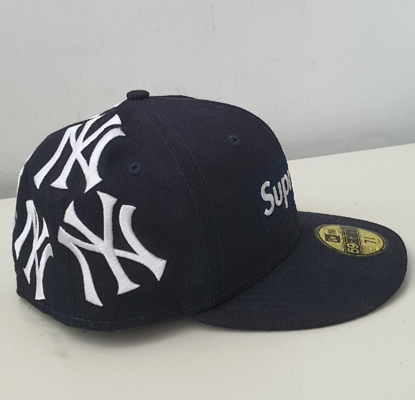 FW21 Supreme New York Yankees Box Logo New Era Navy Size 7 3/8
