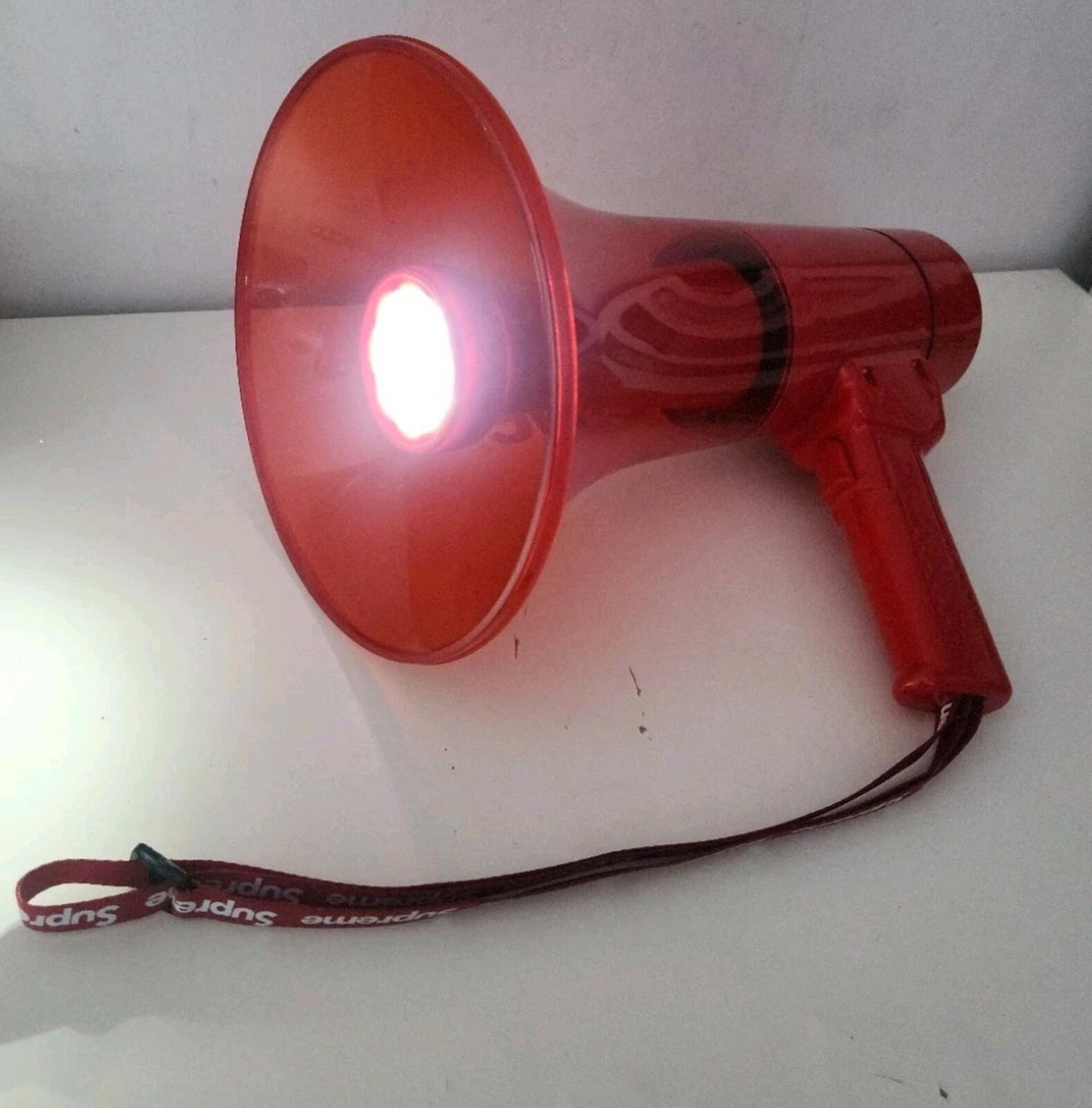 HW21 Supreme x Pyle Wasserdichter Megaphon LED-Zubehör Lautsprecher Bullhorn Schallverstärker