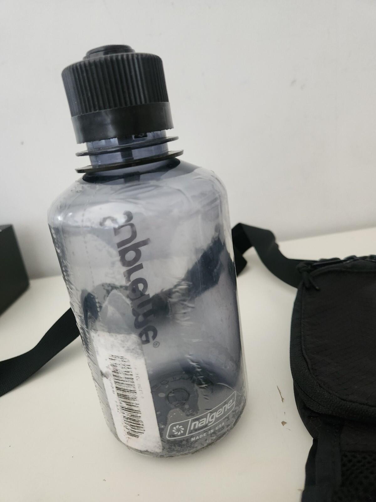 SS22 Supreme side bag black Shoulder Water resistant Water bottle Nalgene 500 ml