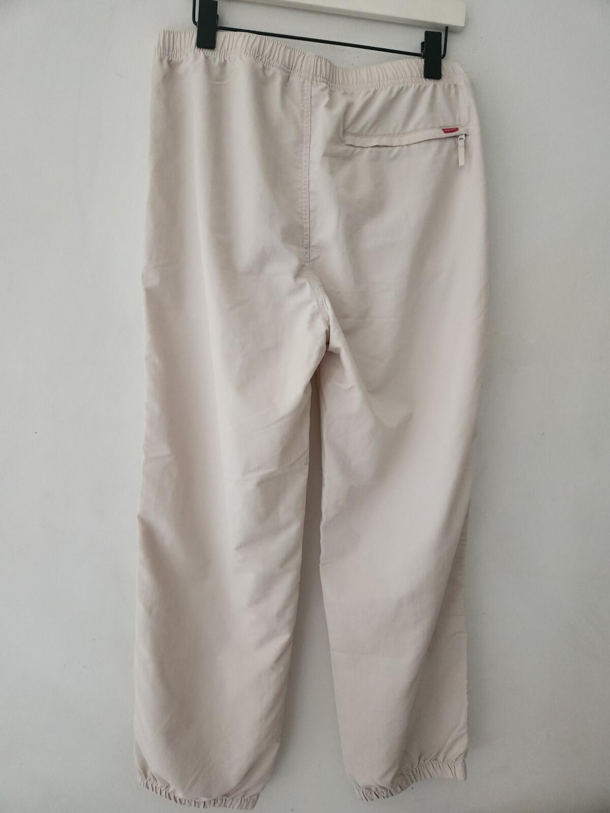 HW22 Supreme Warm Up Hose Stone Größe S klein Nylonhose Wasserabweisend Neu