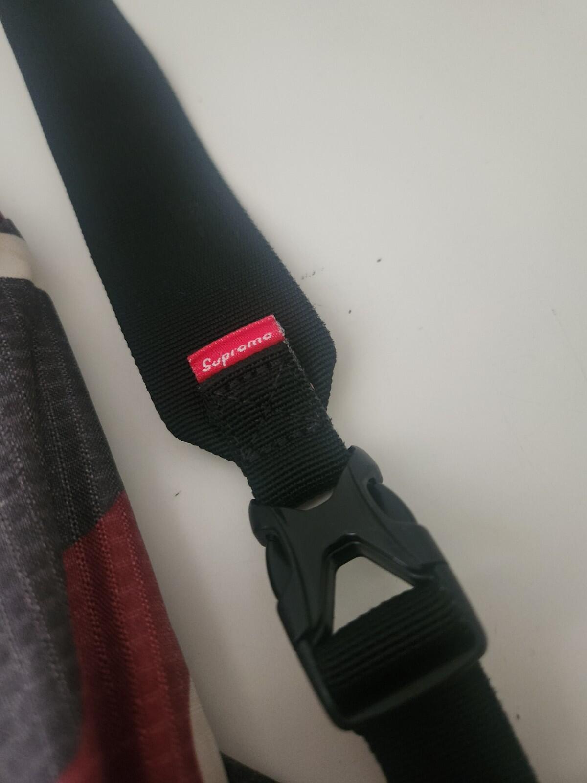 SS21 Supreme Sling Bag Umhänge-/Gürteltasche Cordura Nylon wasserabweisend Rot Camo