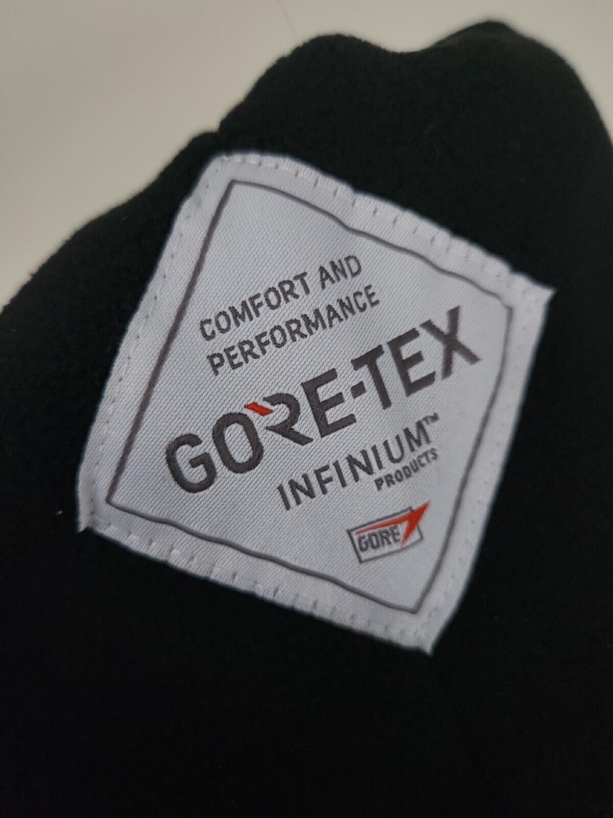 FW20 Supreme Chullo Windstopper Ohrenklappen-Beanie Schwarz GORE-TEX