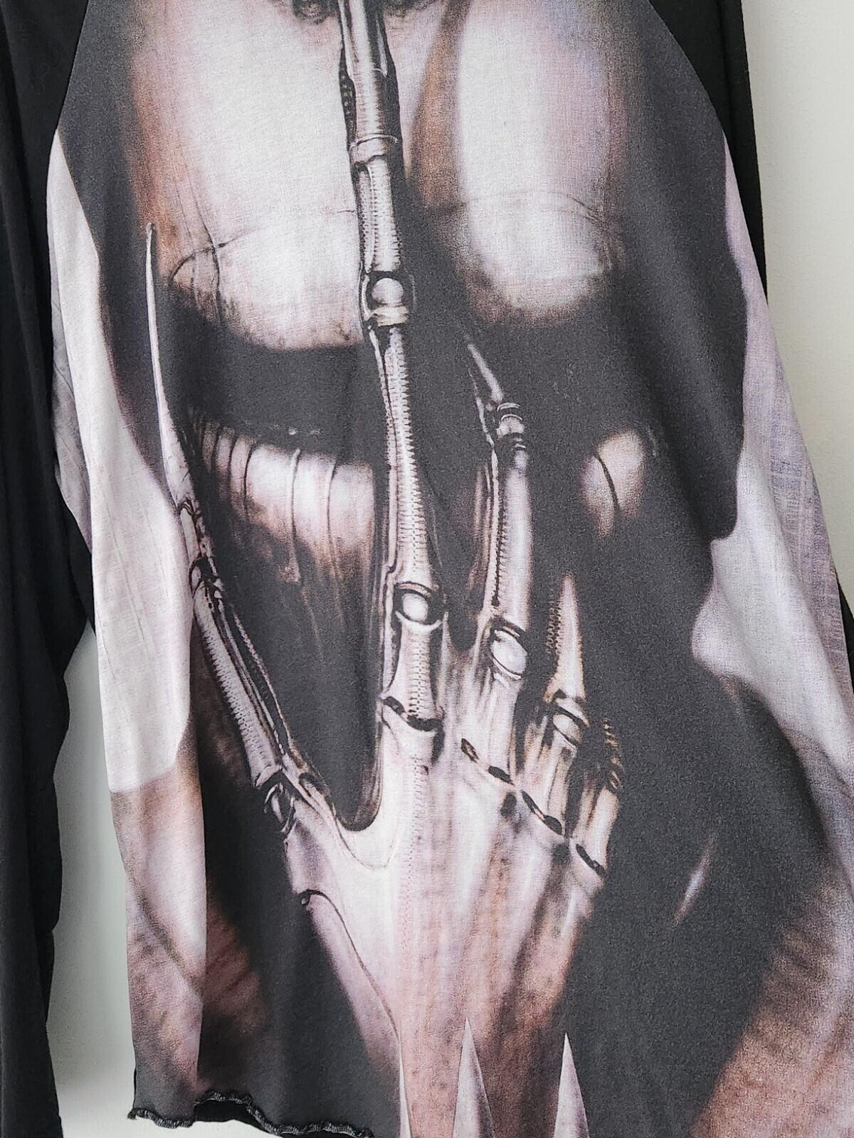 FW23 Supreme x H.R. Giger Raglan L/S Top Tee M medium black long sleeve t-shirt