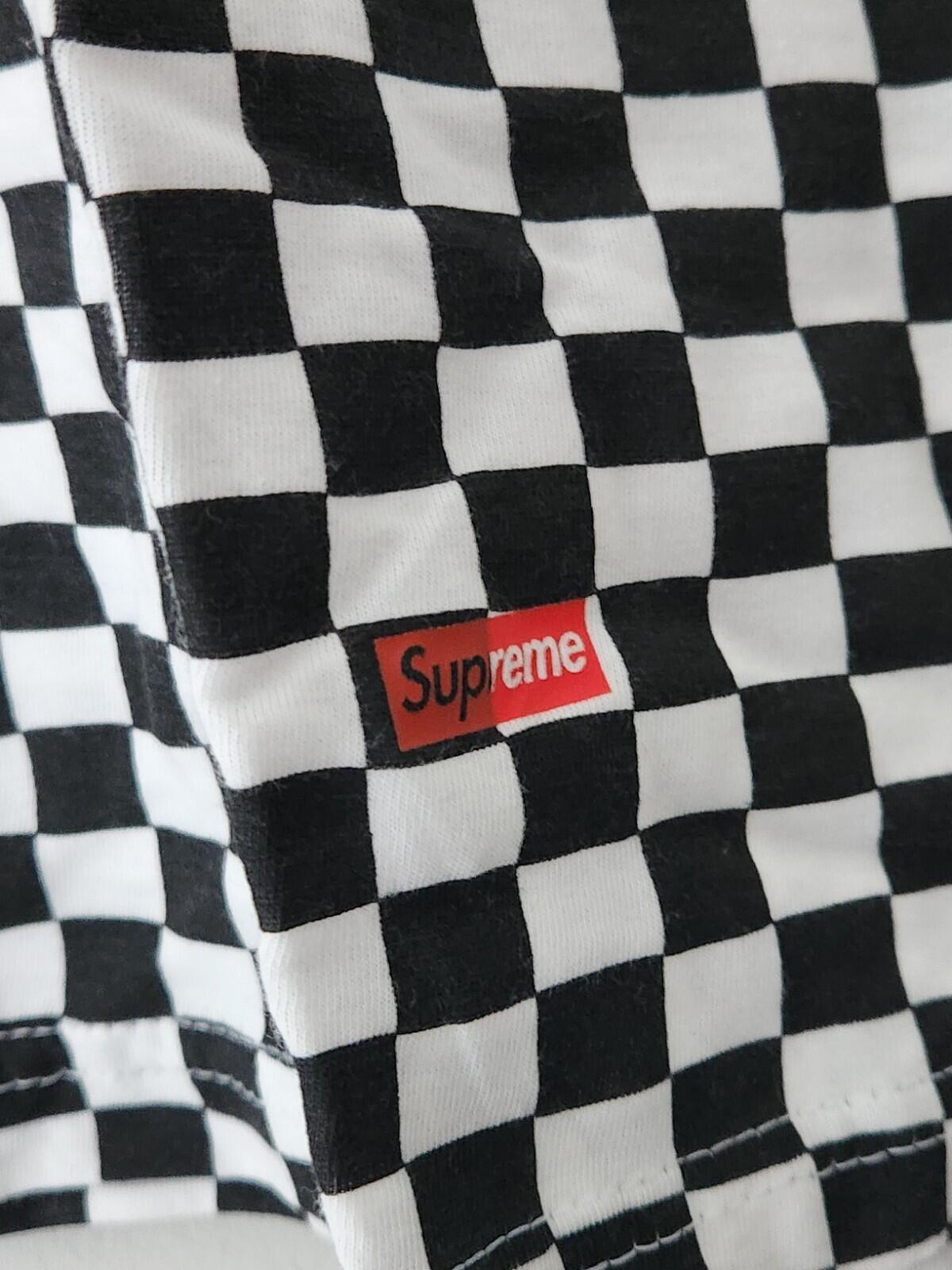 SS18 Supreme Hanes Checker Tagless Tees (2 pack) size L large New And Unopened