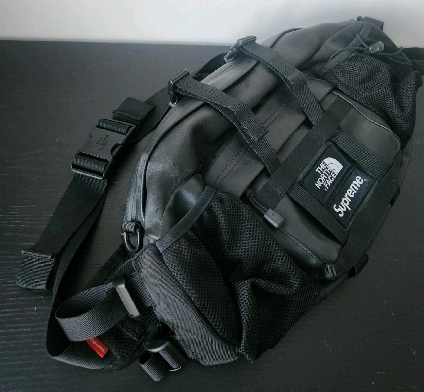 FW18 Supreme x The North Face Leather Mountain Waist Bag Black shoulder Cowhide