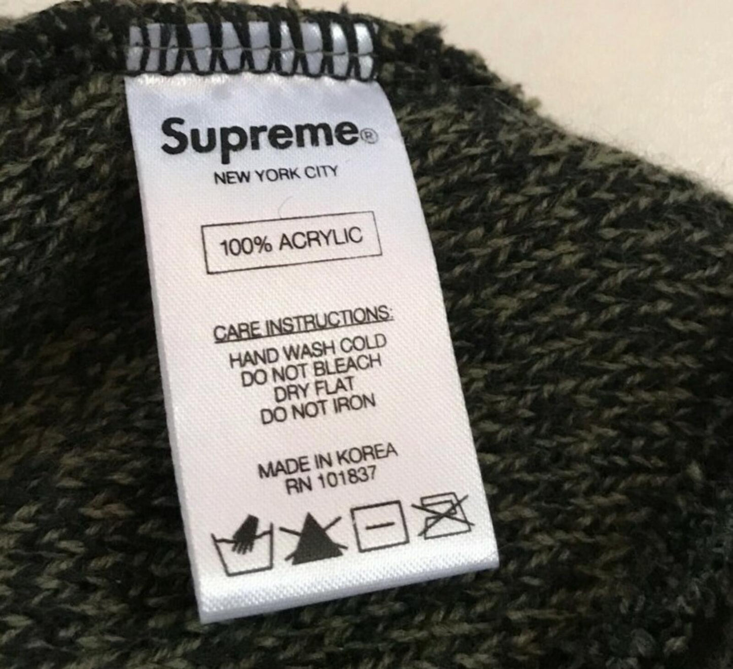 FW16 Supreme Melange beanie olive / black Hat