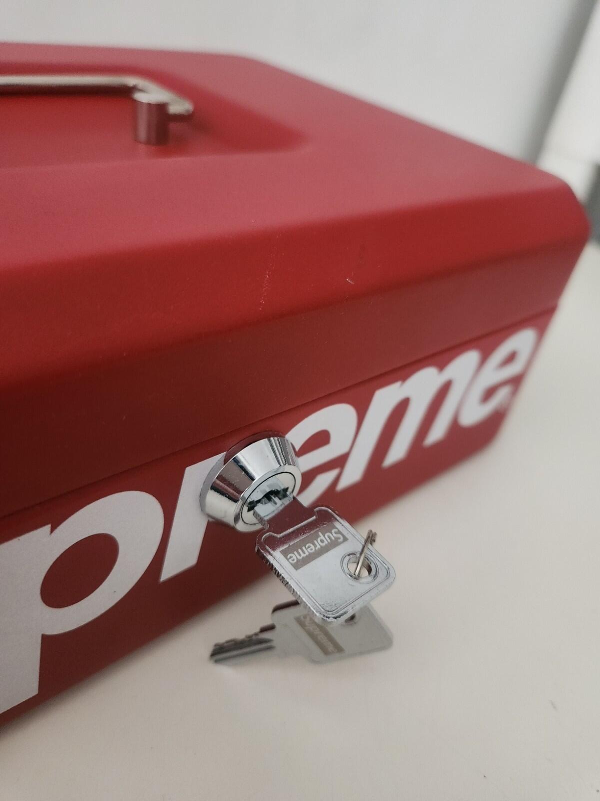 FW17 Supreme lock box red metal 2 keys Accessory Storage Red Powder Coated Iron