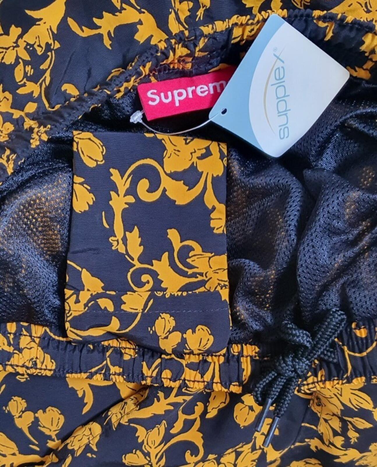 SS20 Supreme Nylon Water Short S Shorts Schwarz Floral Small Box Logo Supplex Neu
