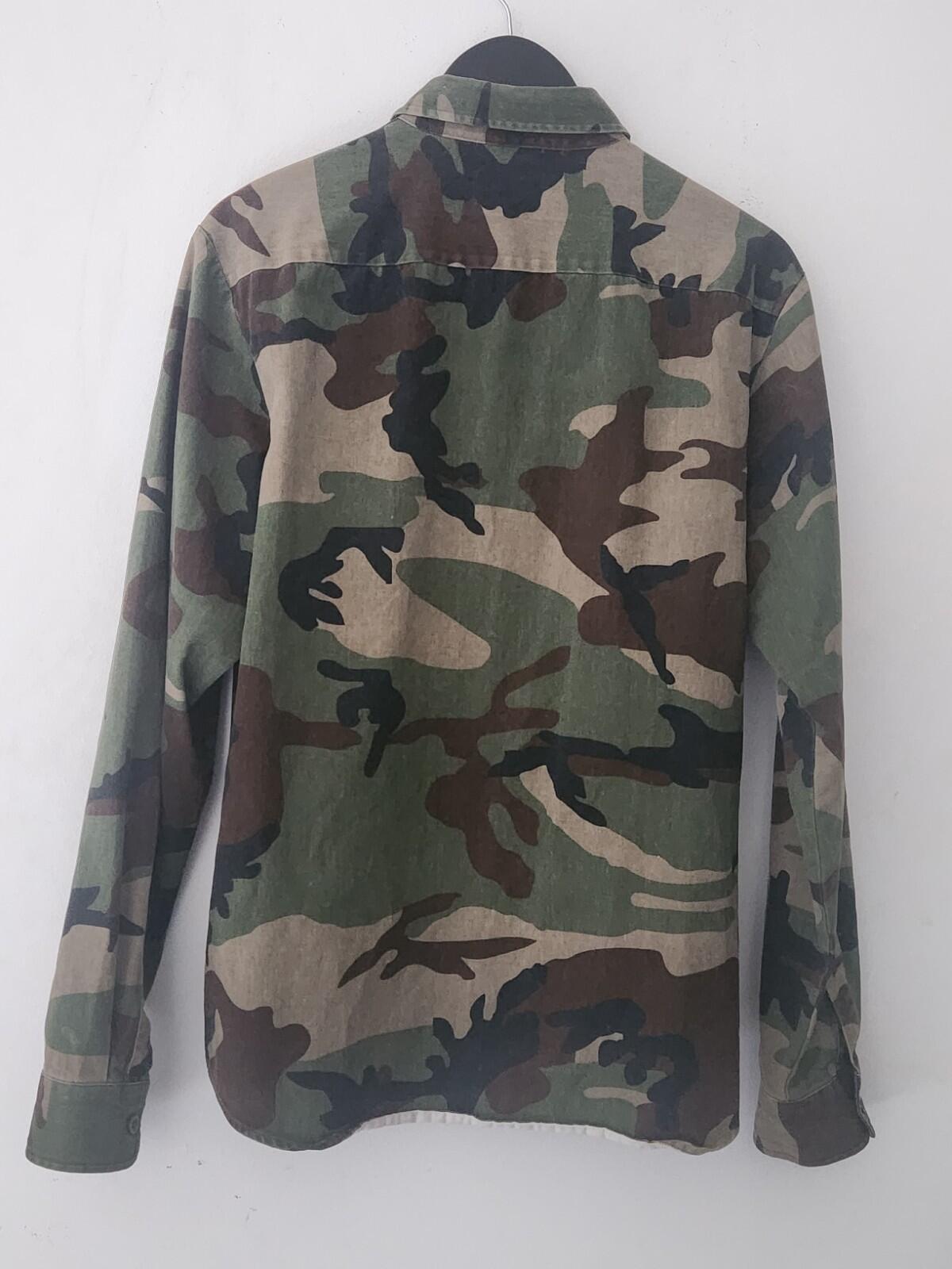 FW16 Supreme Woodland Camo Shirt Size M