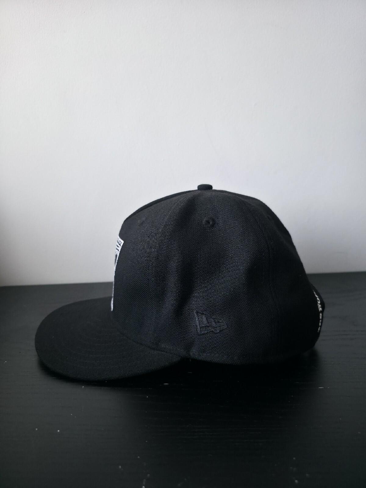 SS09 Supreme x Malcolm McLaren Keith Haring New Era Snapback Cap Black