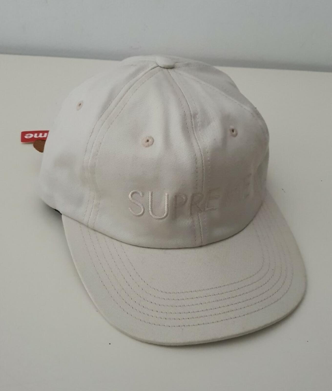 Gorra FW15 Supreme Tonal Logo 6 paneles color Piedra