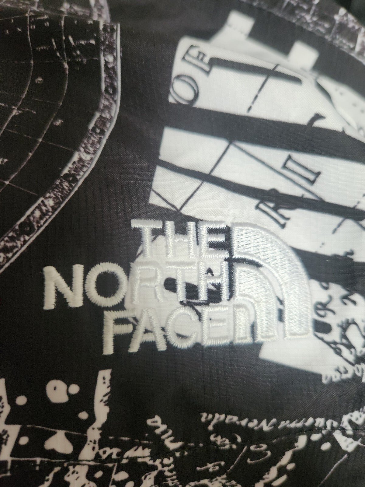 SS12 Supreme x The North Face Venture Jacke L groß TNF schwarz Maps vintage Selten