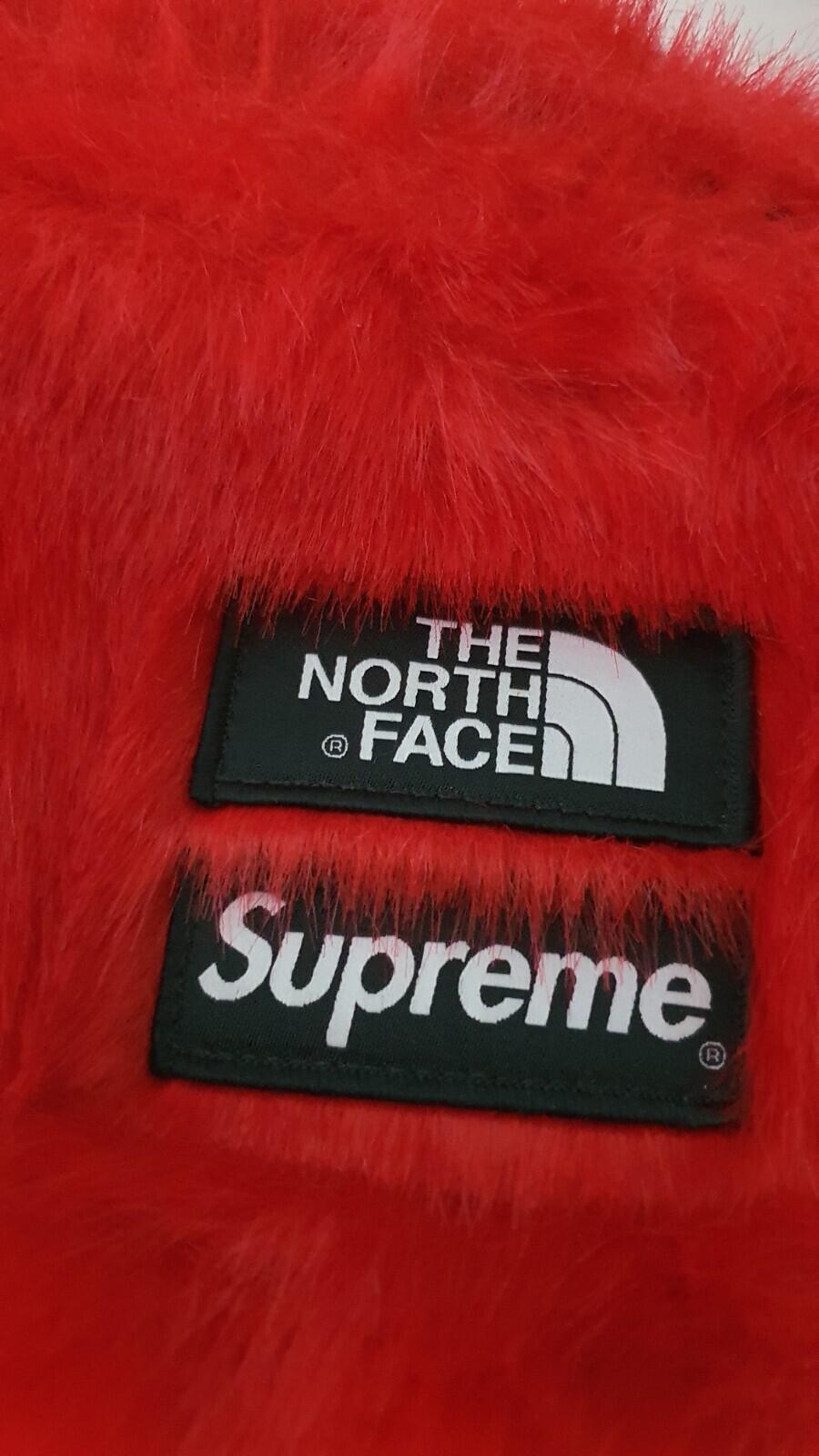 FW20 Supreme x THE NORTH FACE Faux Fur red waist / belt bag