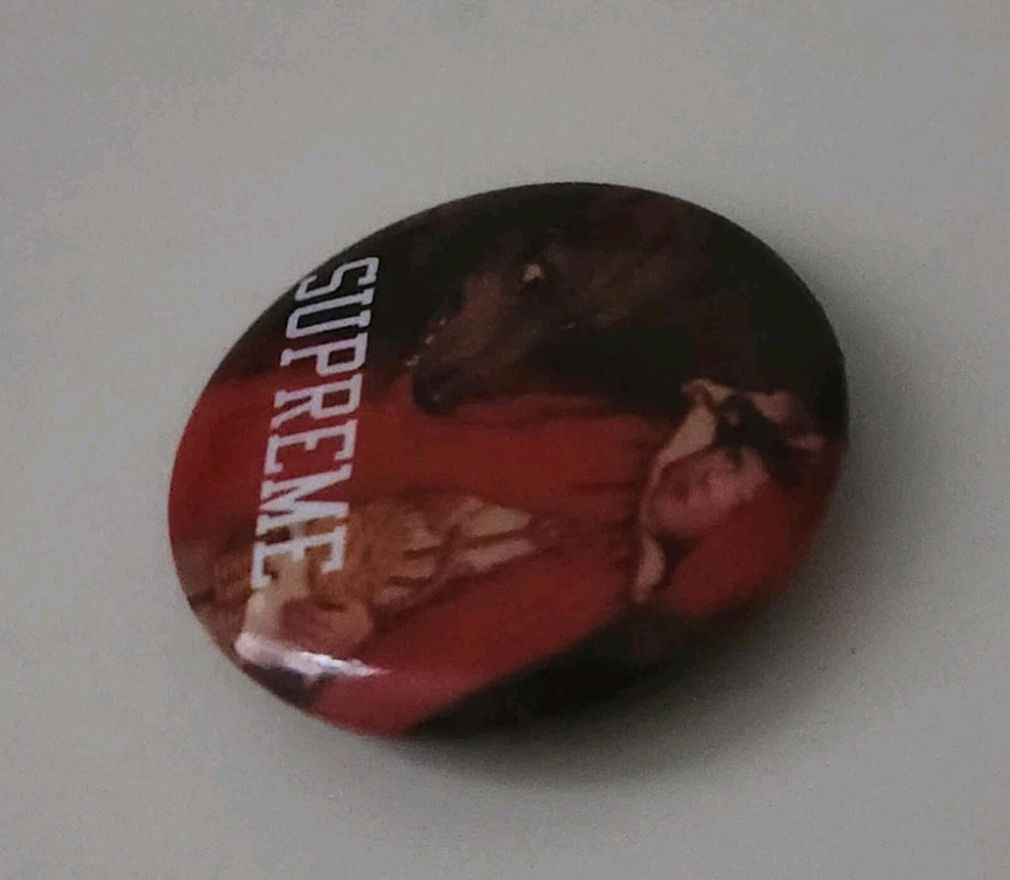 FW14 Supreme Little Red Riding Hood Anstecknadel Schwarz Rot Knopf Vintage 2014 Selten