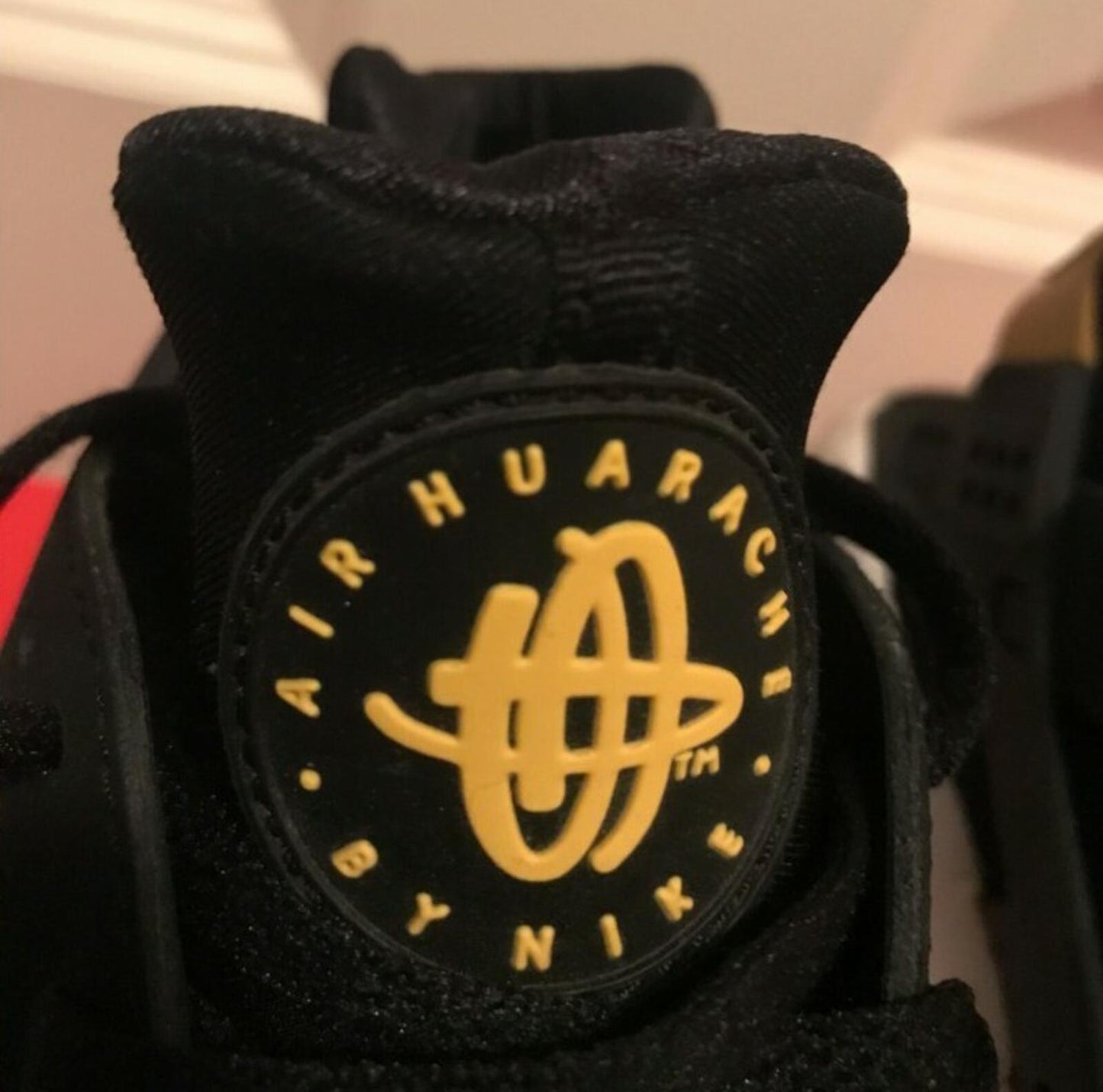 Nike 2013 Huarache Le Black Tour US 9.5 UK 8.5 EU 43