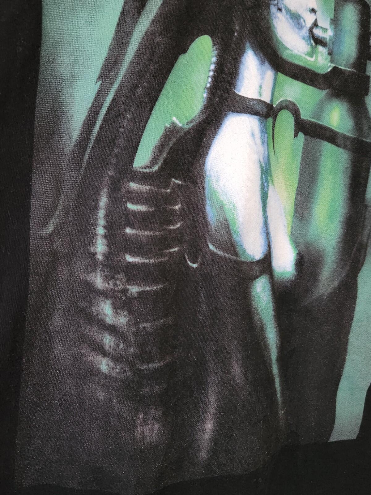 FW14 Supreme x H.R. Giger Alien Tee Size M Medium T-shirt Vintage 2014 Rare