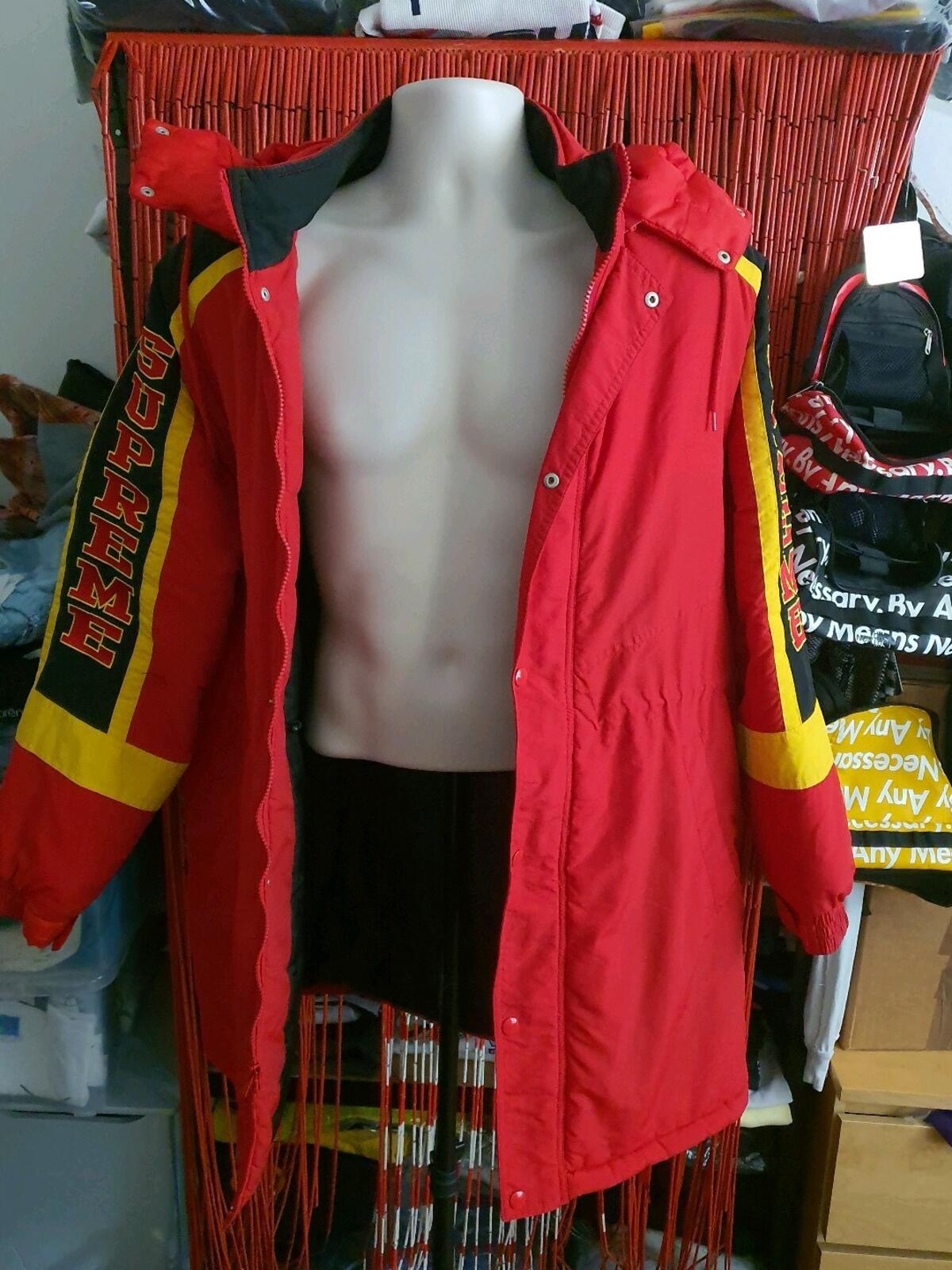 FW18 Supreme Sleeve Logo Sideline Parka Roja Talla S