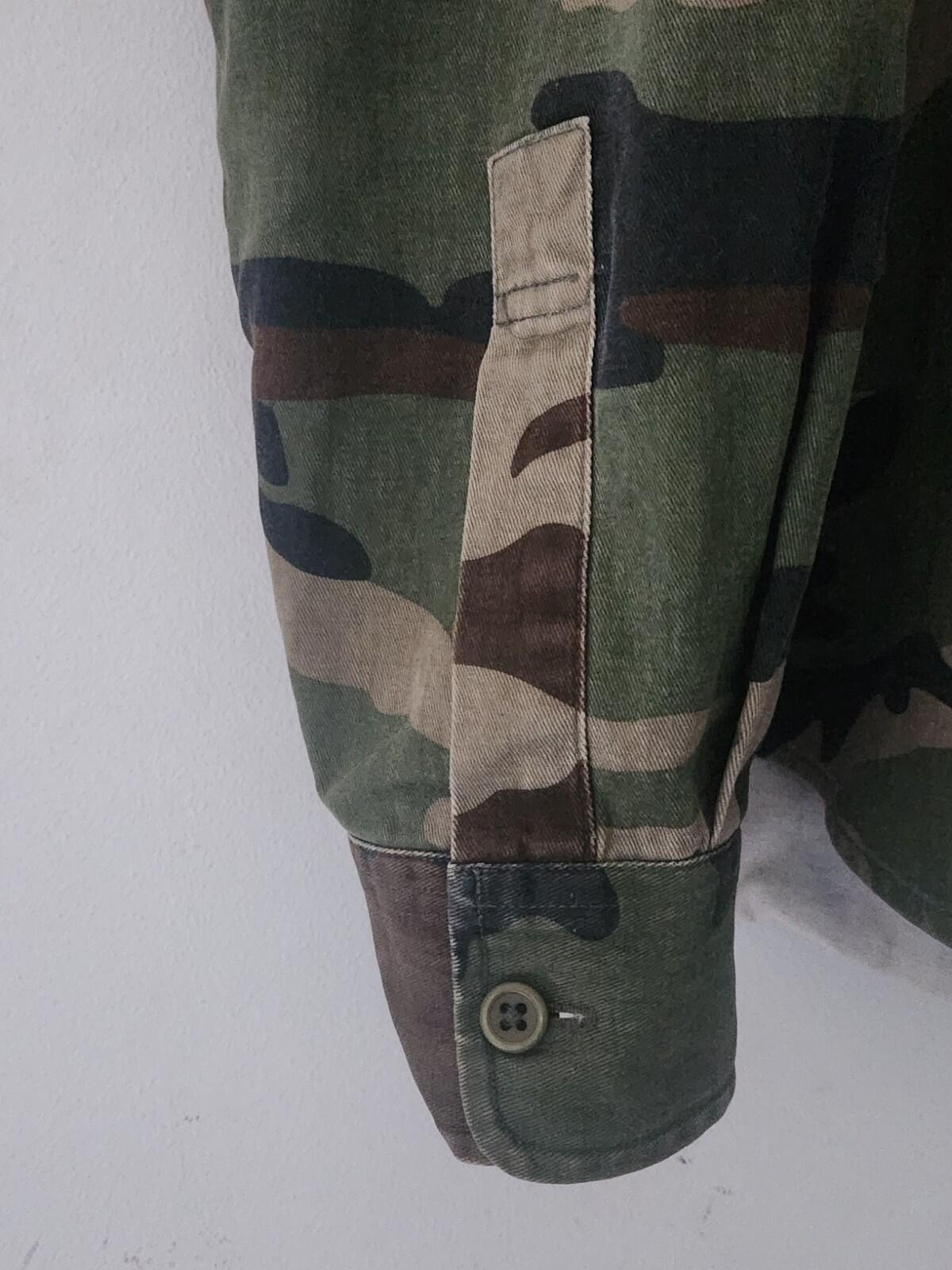 FW16 Supreme Woodland Camo Shirt Size M