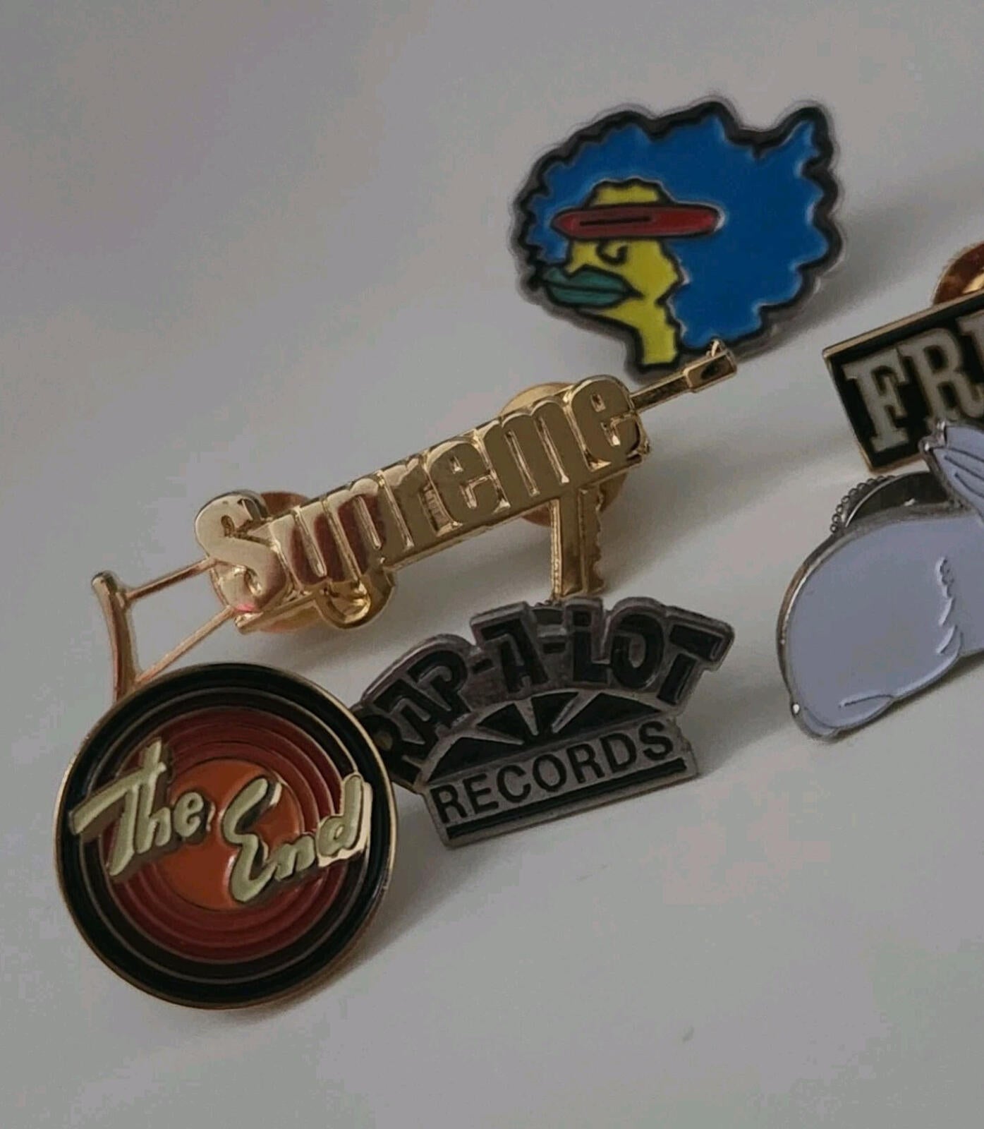 10x Supreme pins metal badges bundle Freaky Smoking Lips Gonz accessories Rare