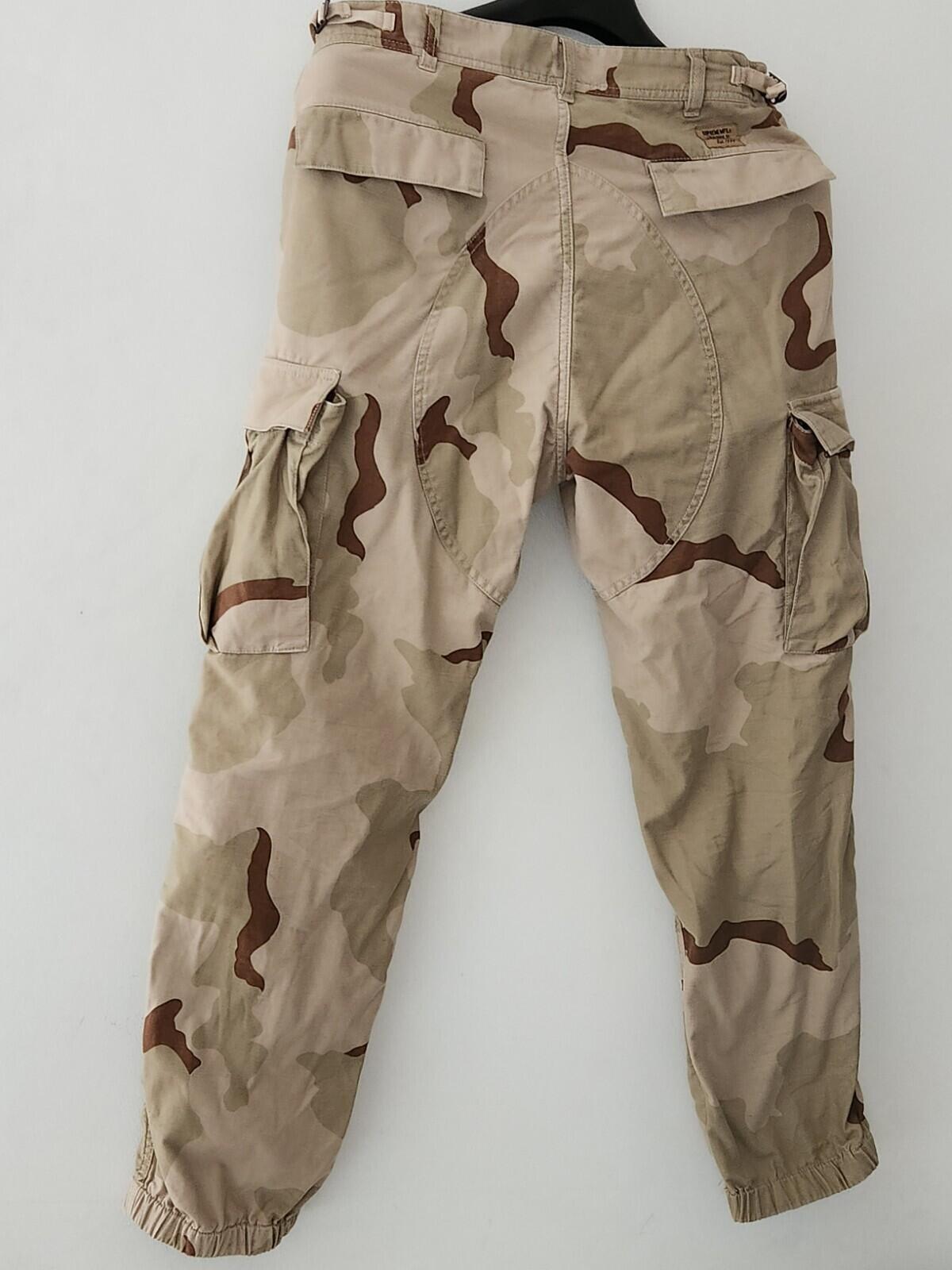 Supreme cargo pant size 30 W30 L30 trousers pants Desert Camo
