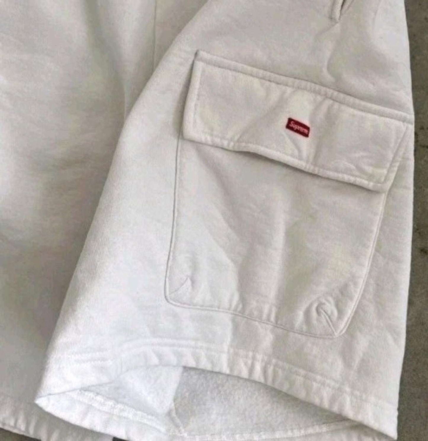SS23 Supreme Small Box Baggy Cargo Shorts talla XL pantalón corto de chándal blanco