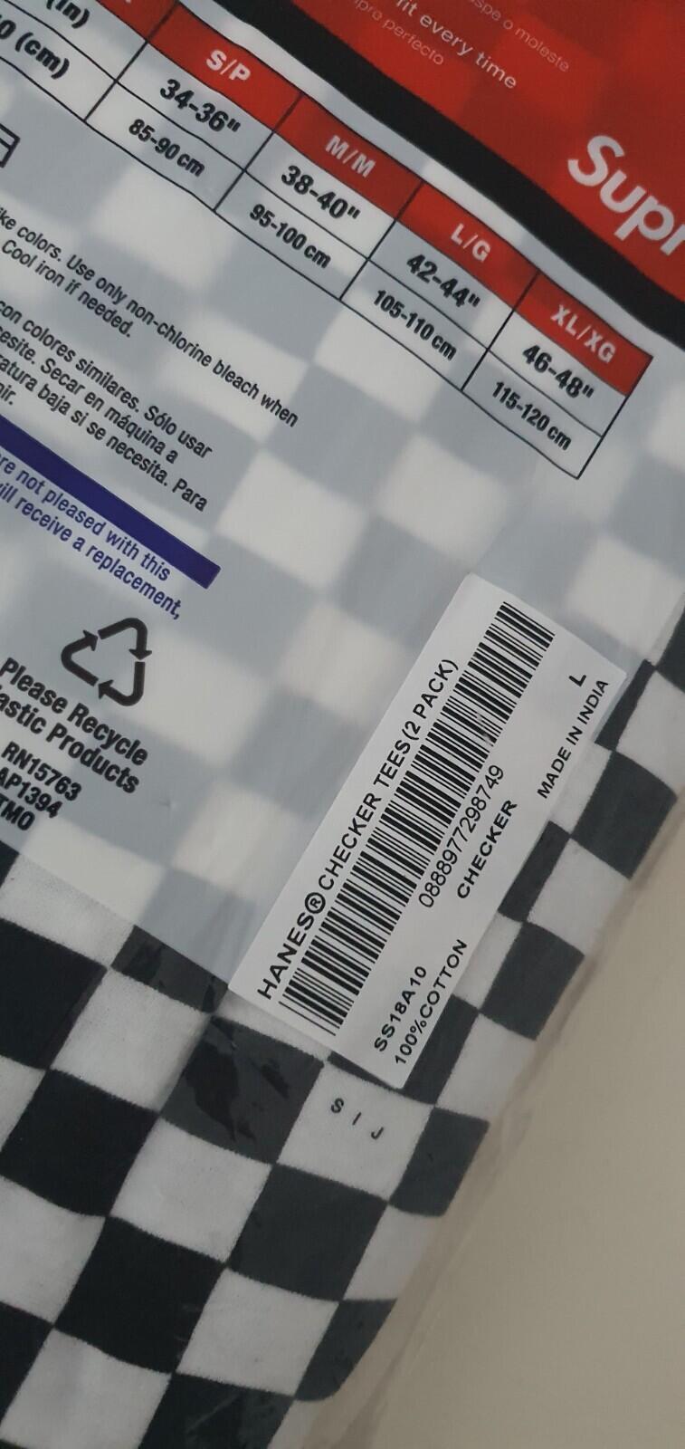 SS18 Supreme Hanes Checker Tagless Tees (2 pack) size L large New And Unopened