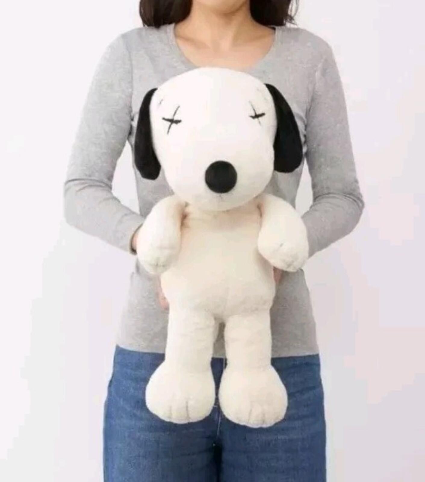 KAWS x UNIQLO x Peanuts Snoopy Plüschtier (Mittel) von 2017 Hund Neu Weiß