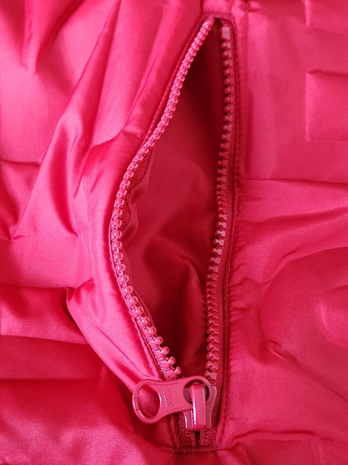 SS19 Supreme Bonded Logo Puffy Jacket Size M Medium Red Coat Duck Down