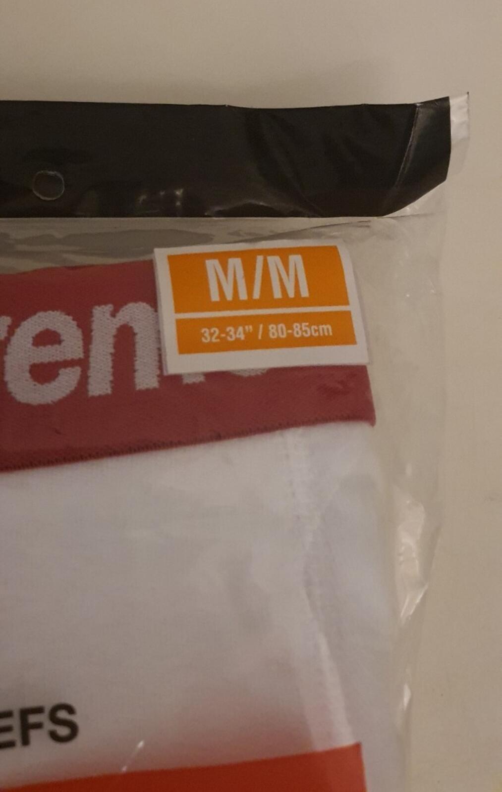FS24 Supreme Hanes weiße Boxershorts (4er-Pack) M Medium Neu ungeöffnet Unterwäsche