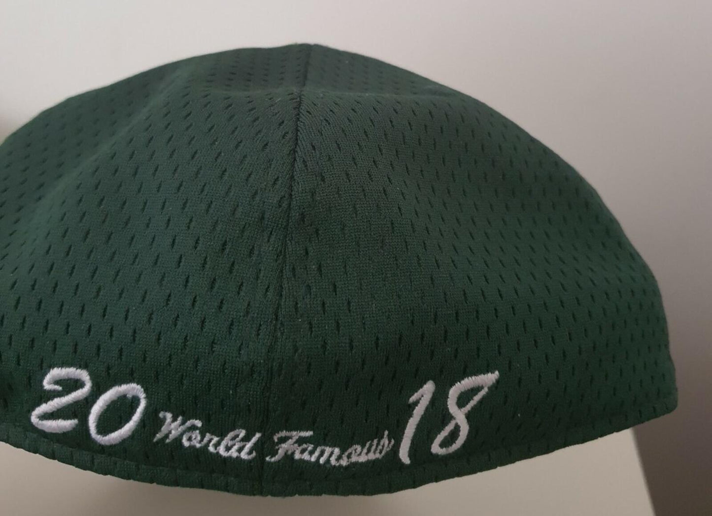 SS18 Supreme Mesh Box Logo New Era Dark green hat size 7 5/8 Cap