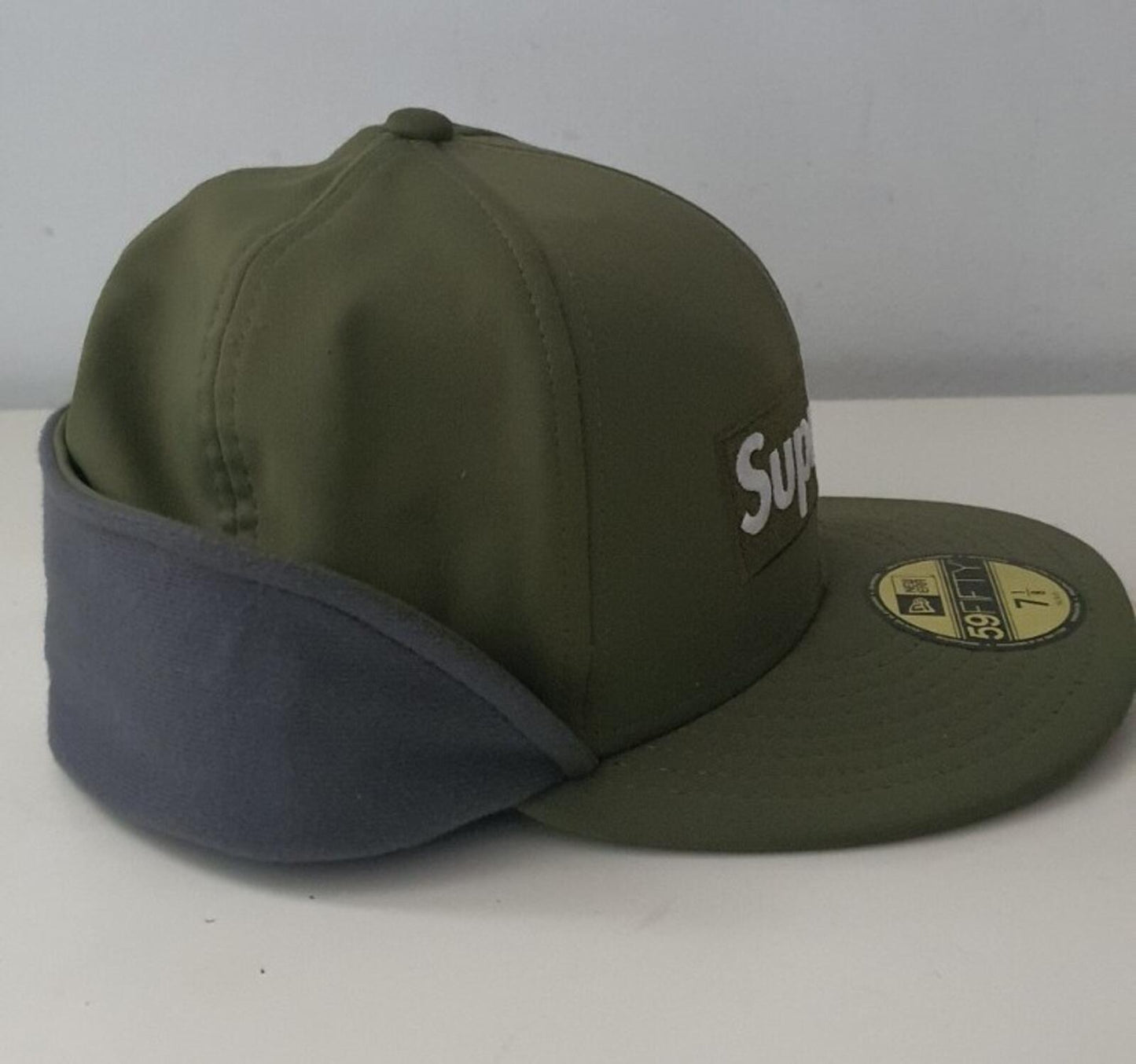 Gorra Gore-Tex FW20 Supreme Windstopper Earflap Box Logo New Era talla 7 1/8