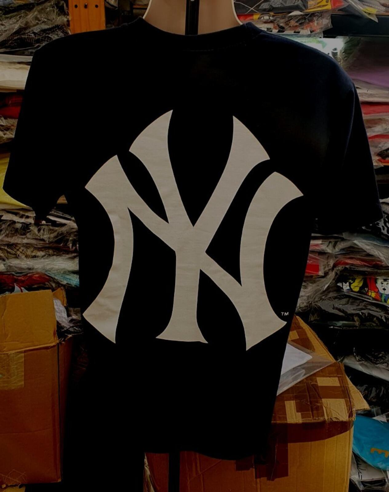 SS15 Supreme New York Yankees Box Logo Tee Navy Größe L