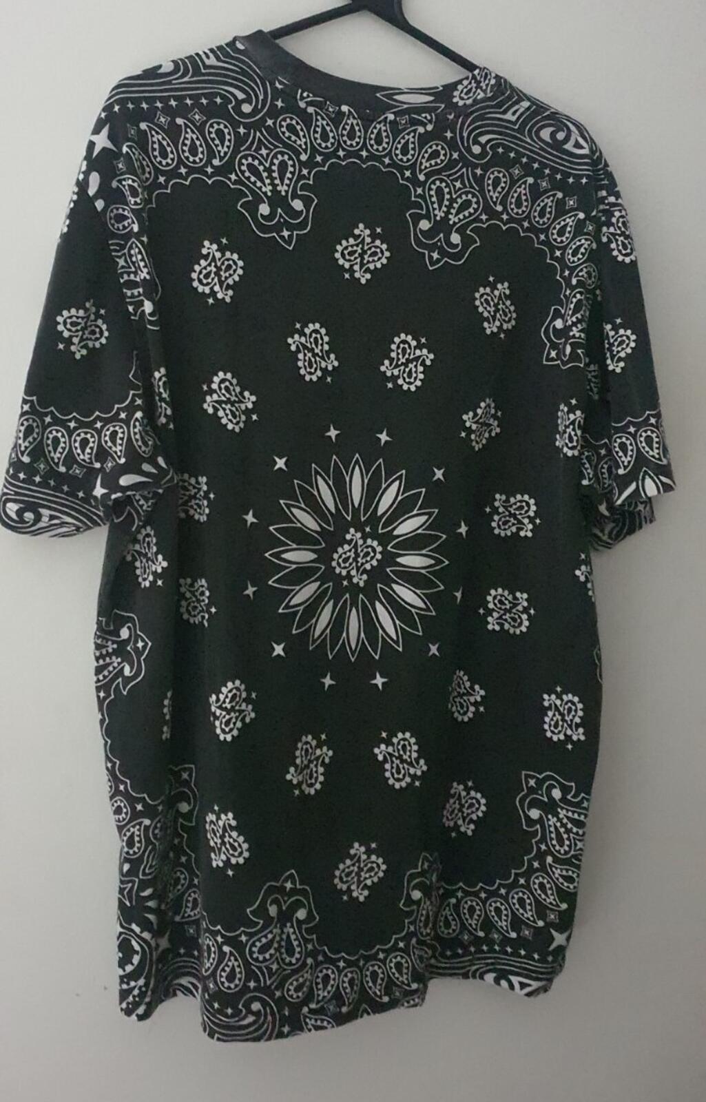 SS21 Supreme Small Box Tee Black T-shirt Size L Large Bandana