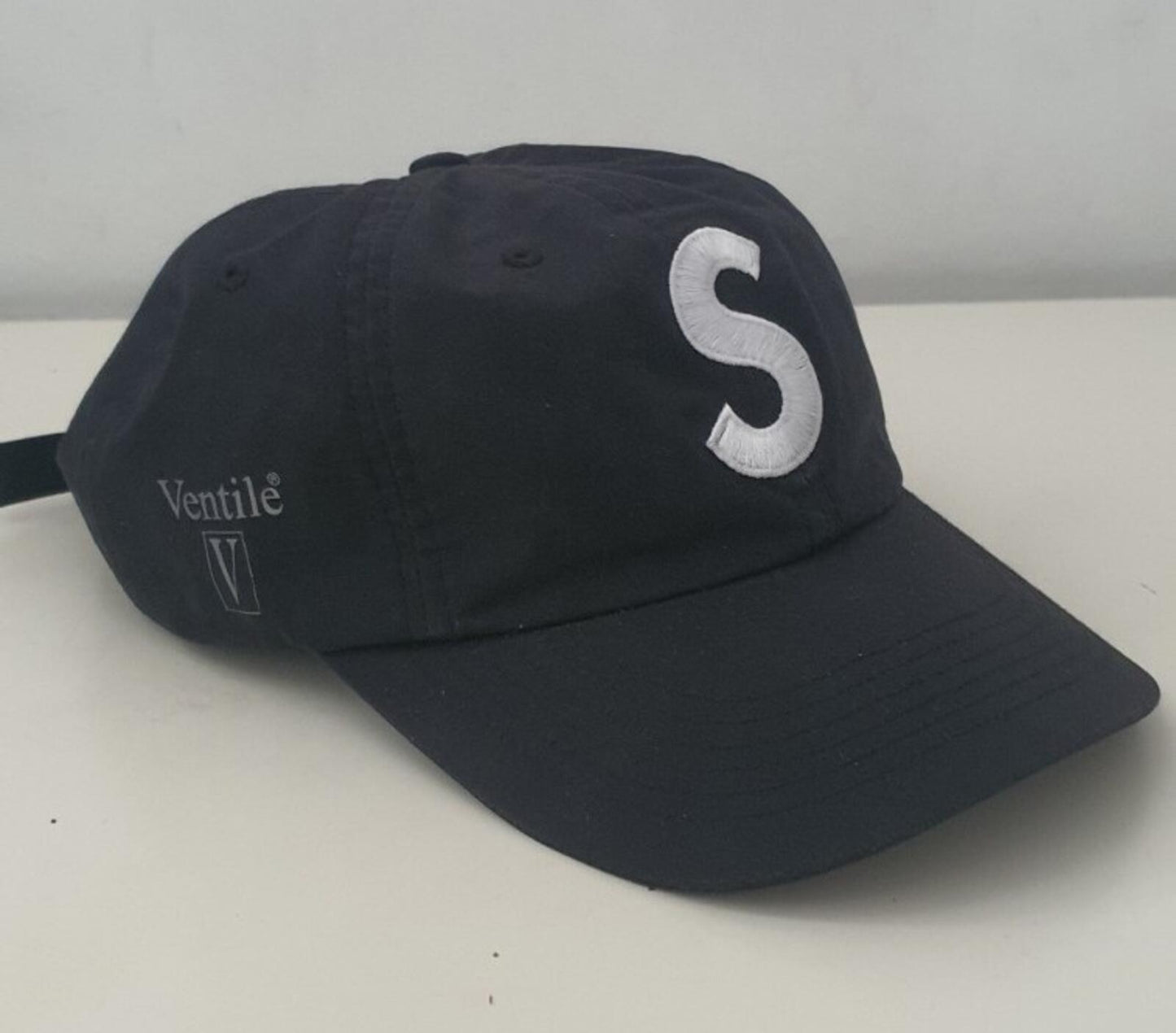 FW21 Supreme Ventile S Logo 6-panel Cap Wasserabweisende Kappe Schwarz Reflektierend
