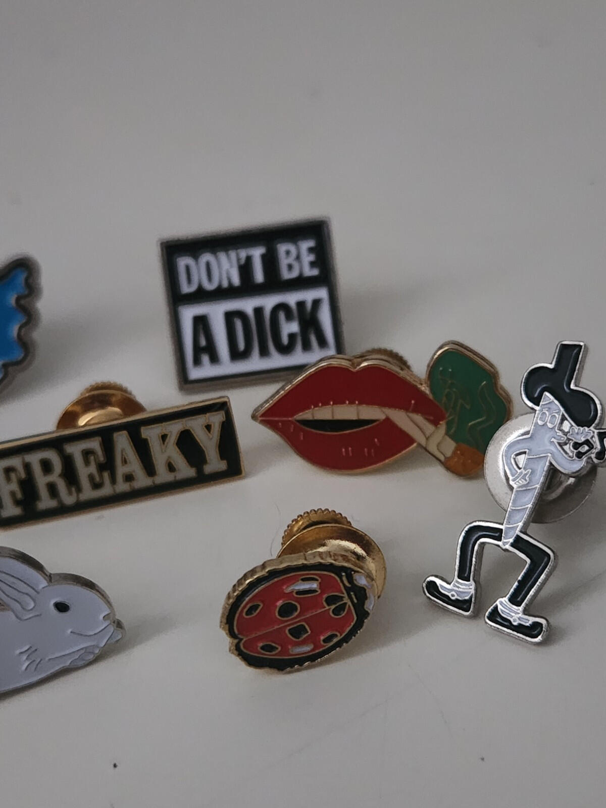 10x Supreme pins metal badges bundle Freaky Smoking Lips Gonz accessories Rare