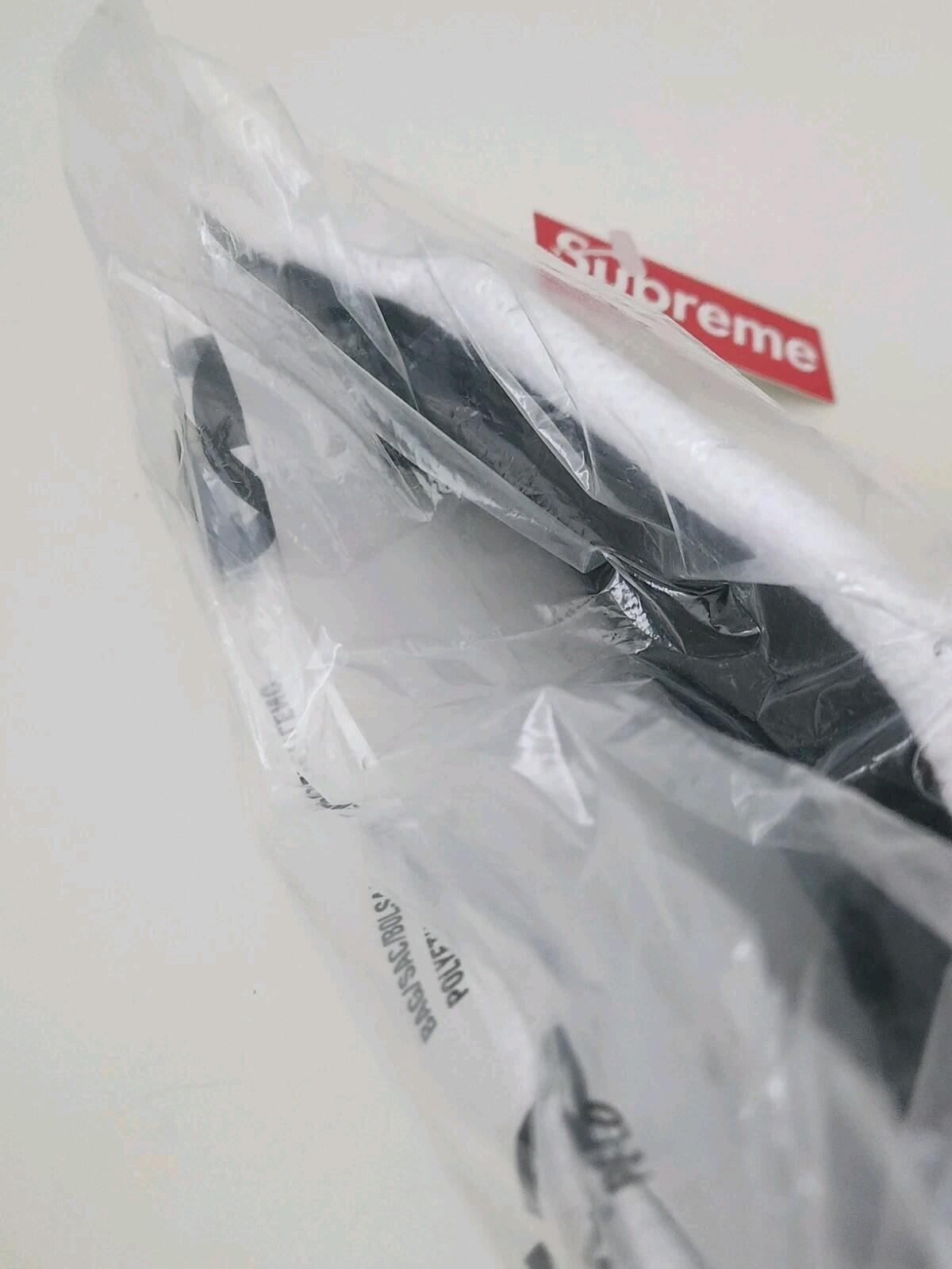 FW18 Supreme New Era Sequin Arc Logo Stirnband Weiß Ungeöffnet