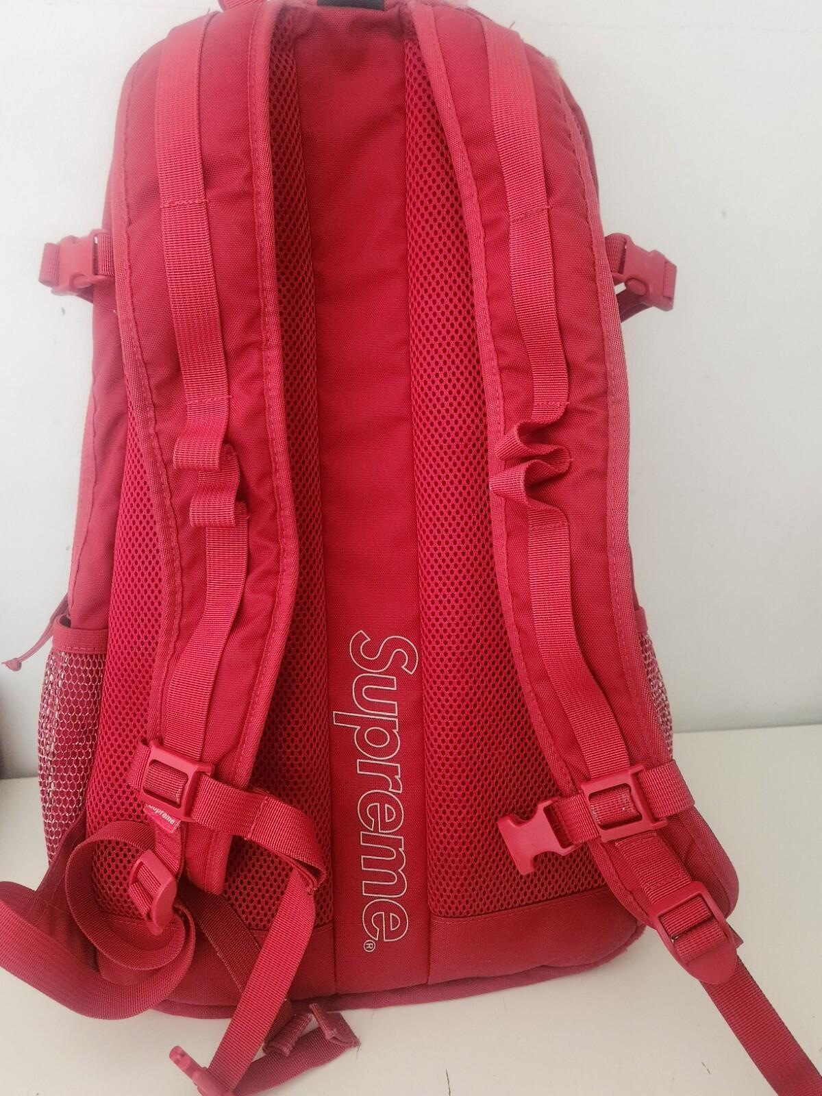 SS20 Supreme Rucksack Netztasche Dunkelrot