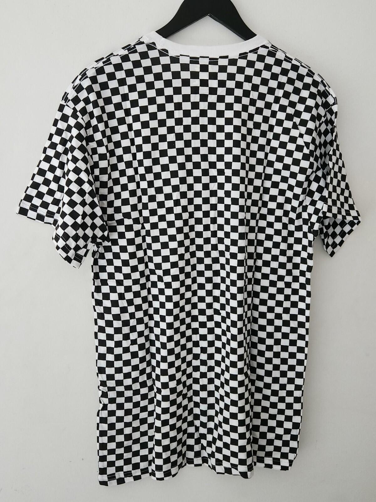 SS18 Supreme Hanes Checker Tagless Tee size L