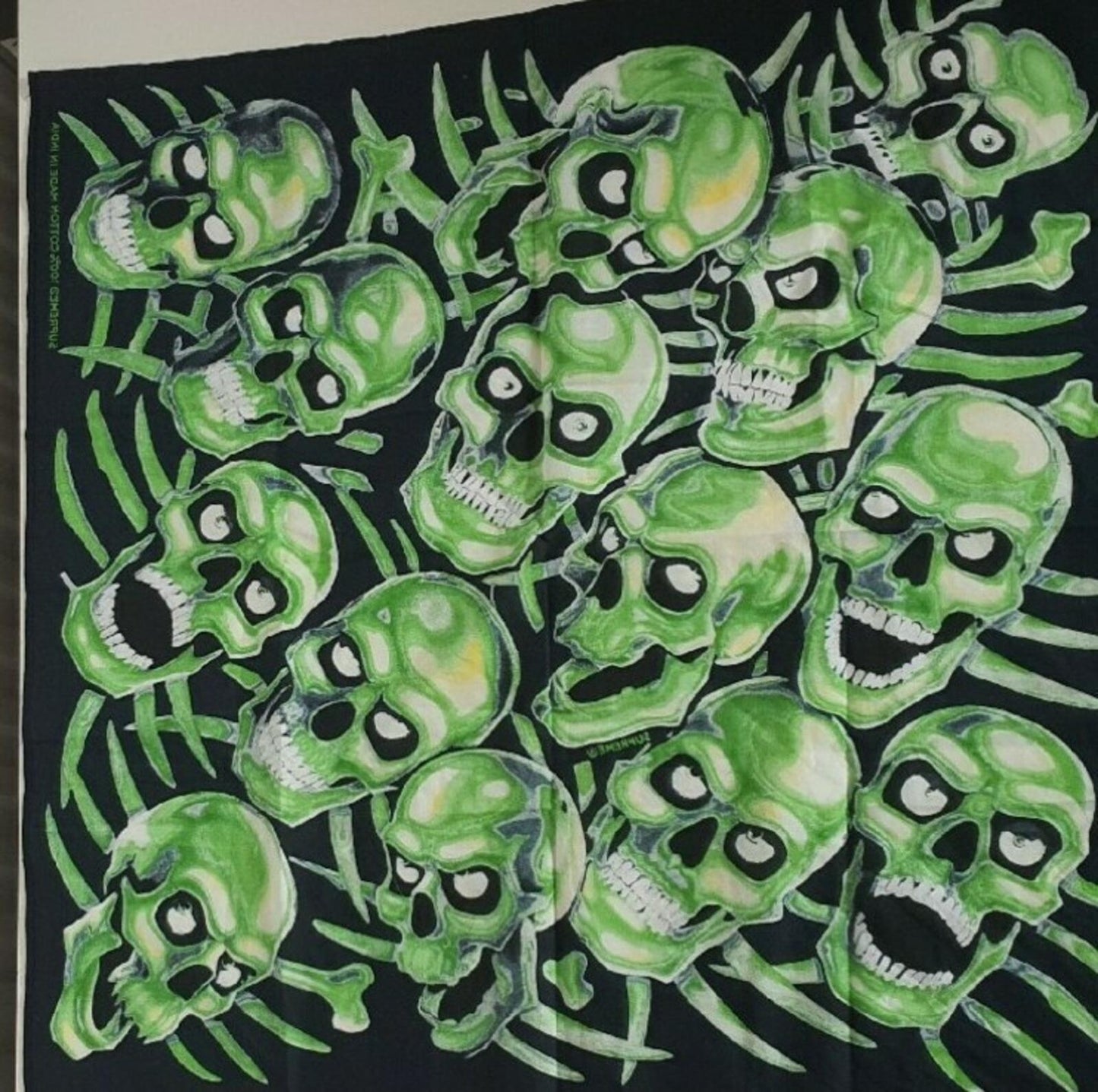 SS18 Supreme Skull Pile green bandana Glow in the dark scarf Accessory
