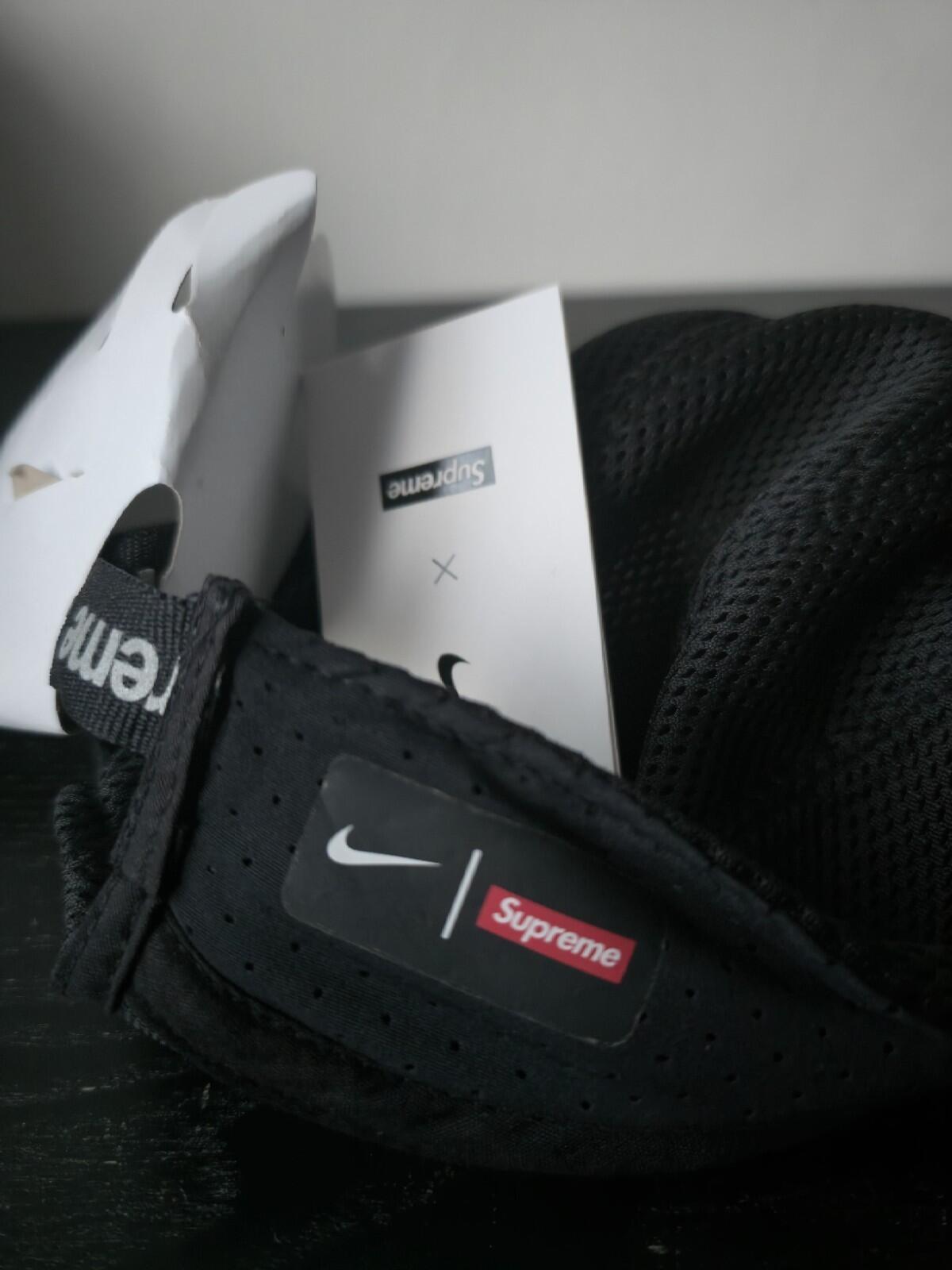 SS22 Supreme x Nike Shox Running Negro Dri-FIT