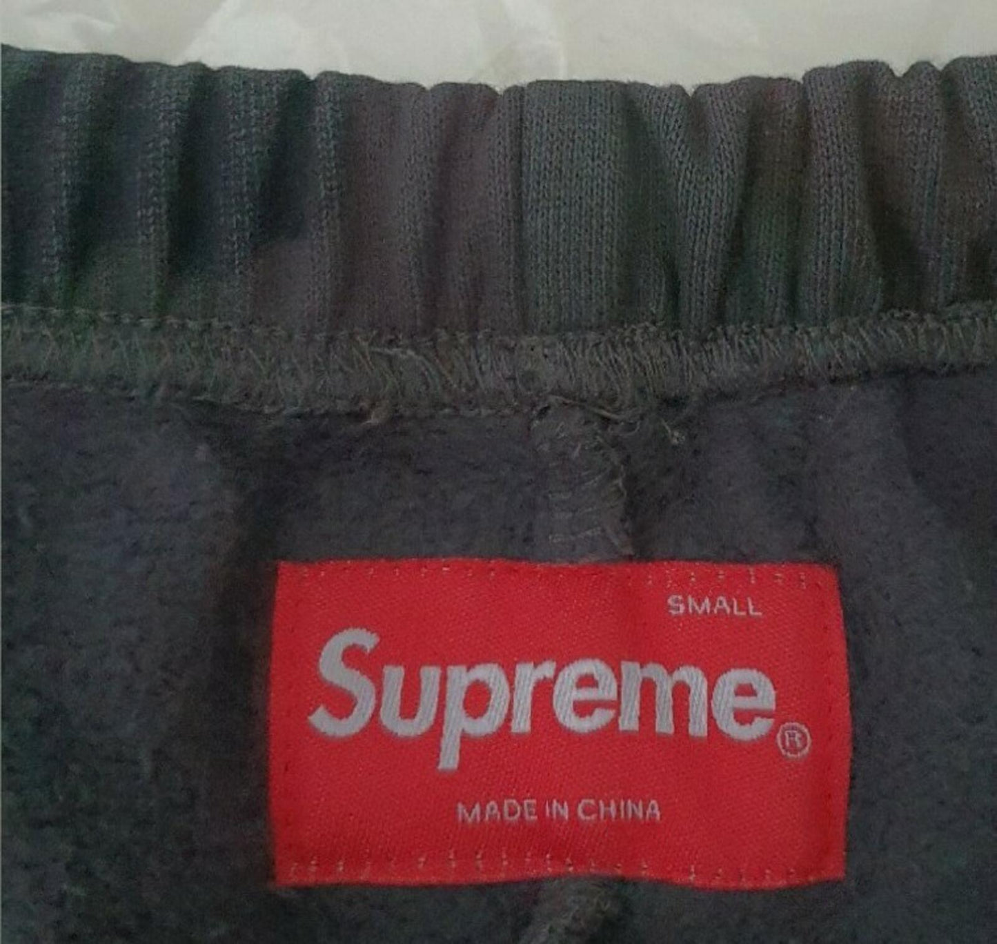 SS20 Supreme Overdyed Sweatshort Black Painted Camo Größe S