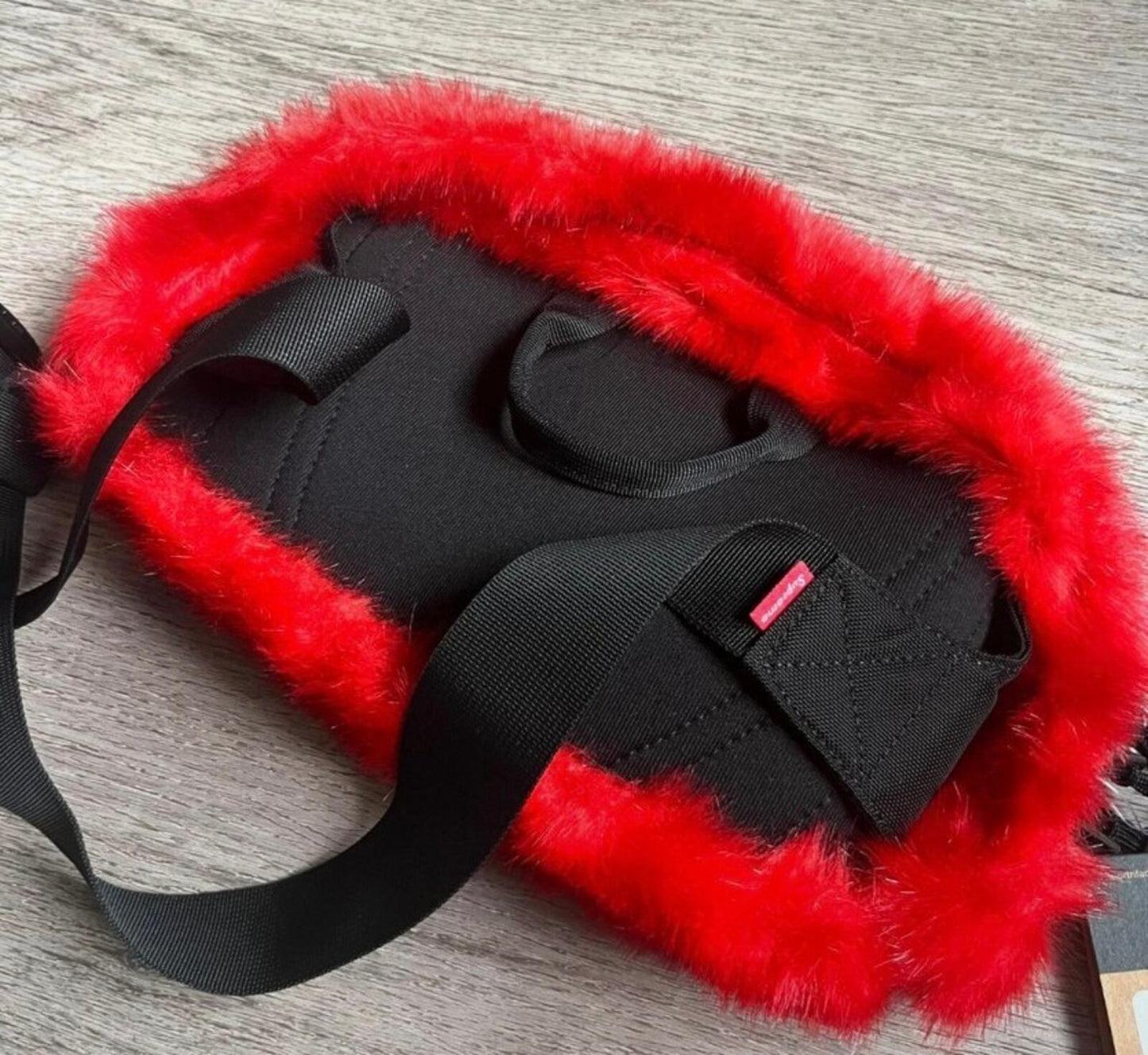 FW20 Supreme x THE NORTH FACE Faux Fur Bag Red