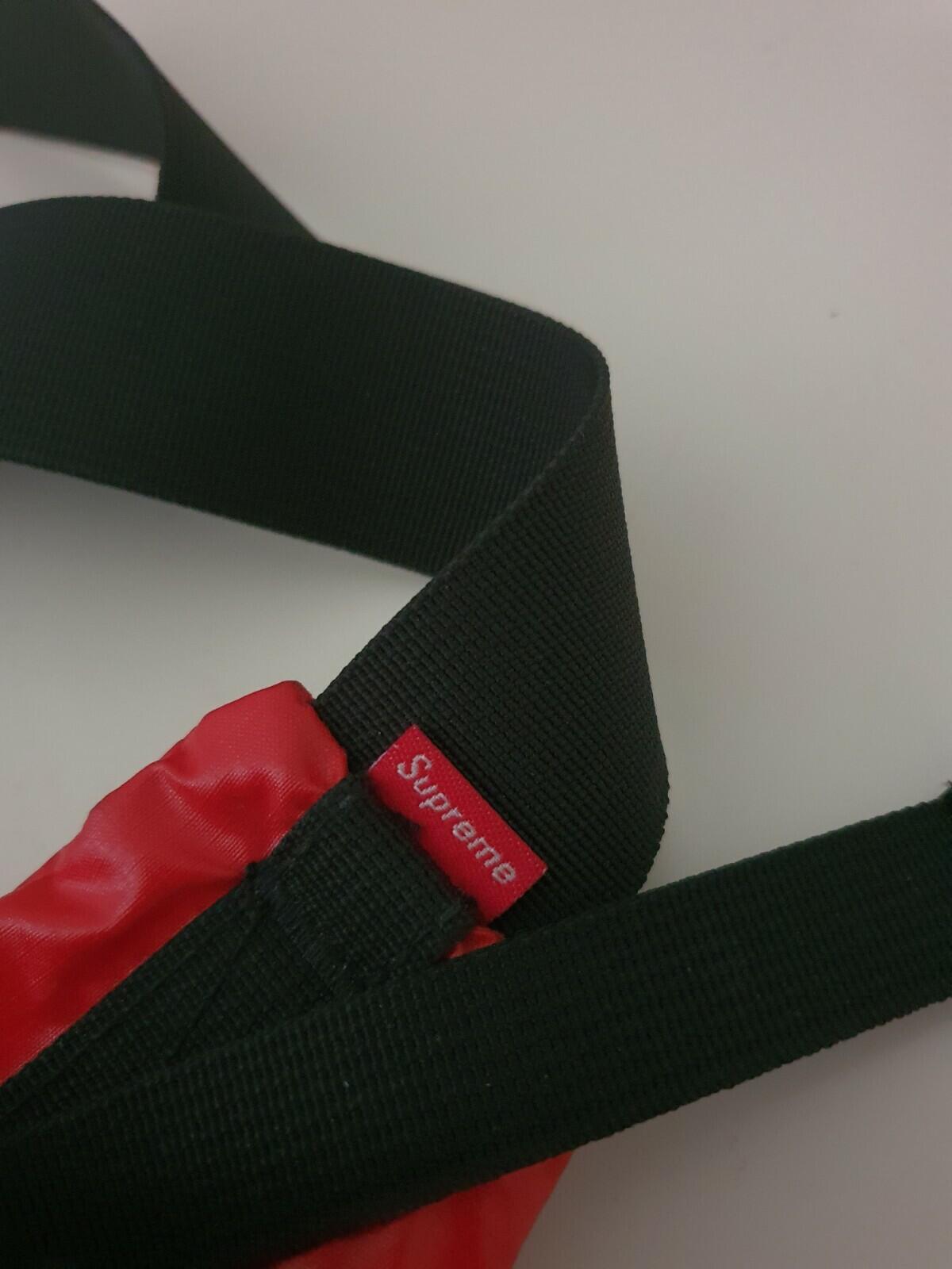 FW17 Supreme rote Gürteltasche Cordura Stoff reflektierender Schriftzug Hüfttasche
