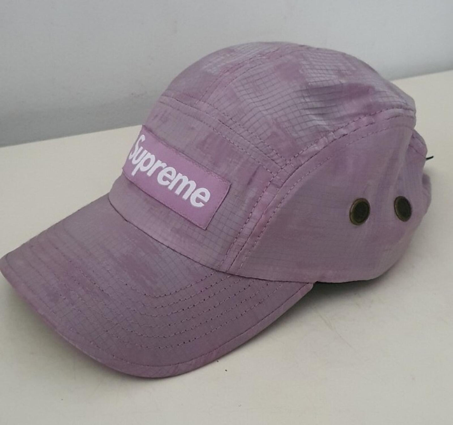 FS22 Supreme Broken Camo Camp Cap Lila Nylon Hut Box-Logo Ripstop