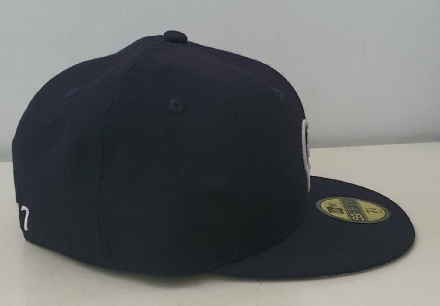 FW17 Supreme Heart New Era size 7 1/8 navy cap hat snapback