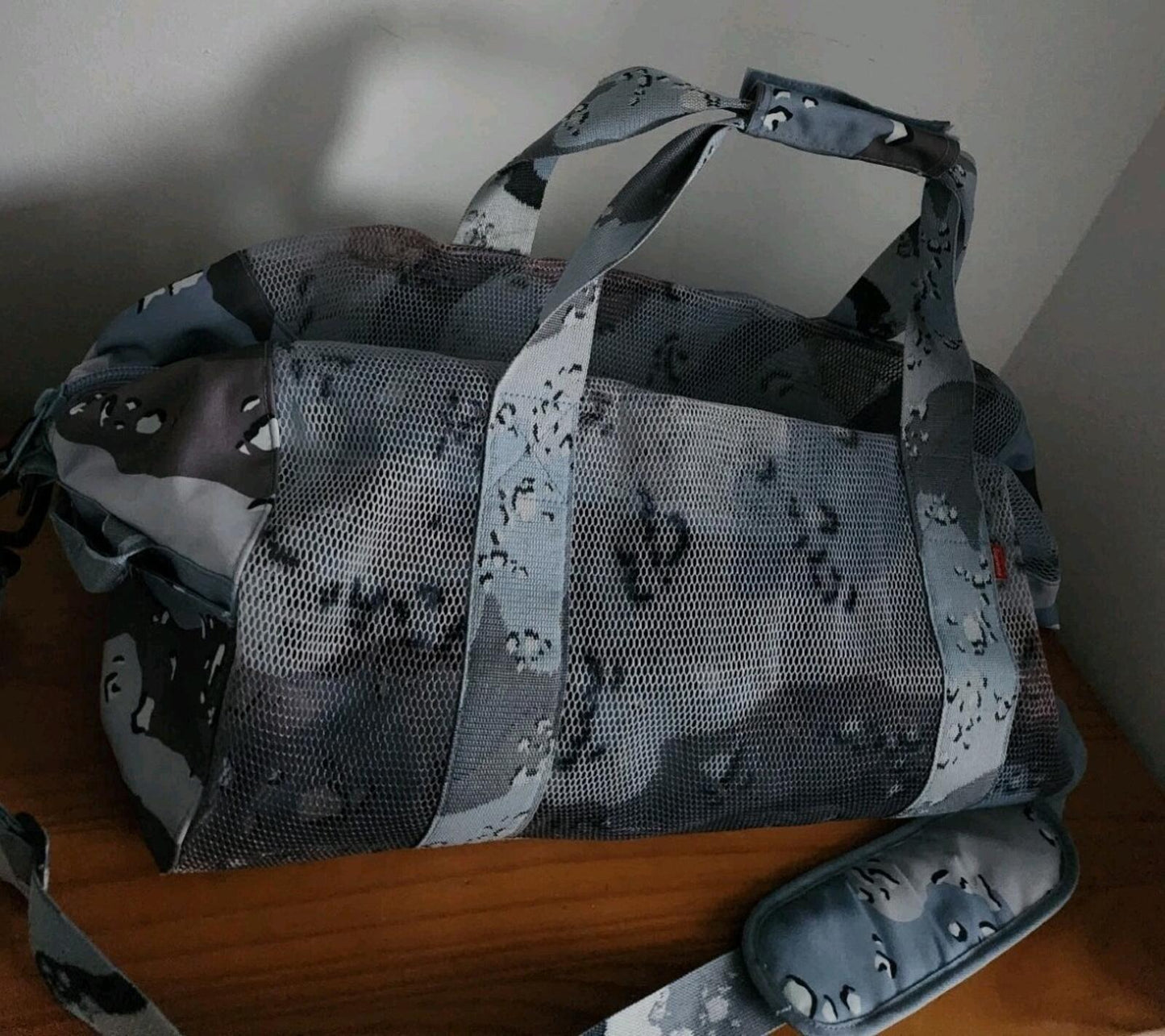 SS20 Supreme Big Duffle Bag Blue Chocolate Chip Camo Reflective Logos 48L Mesh