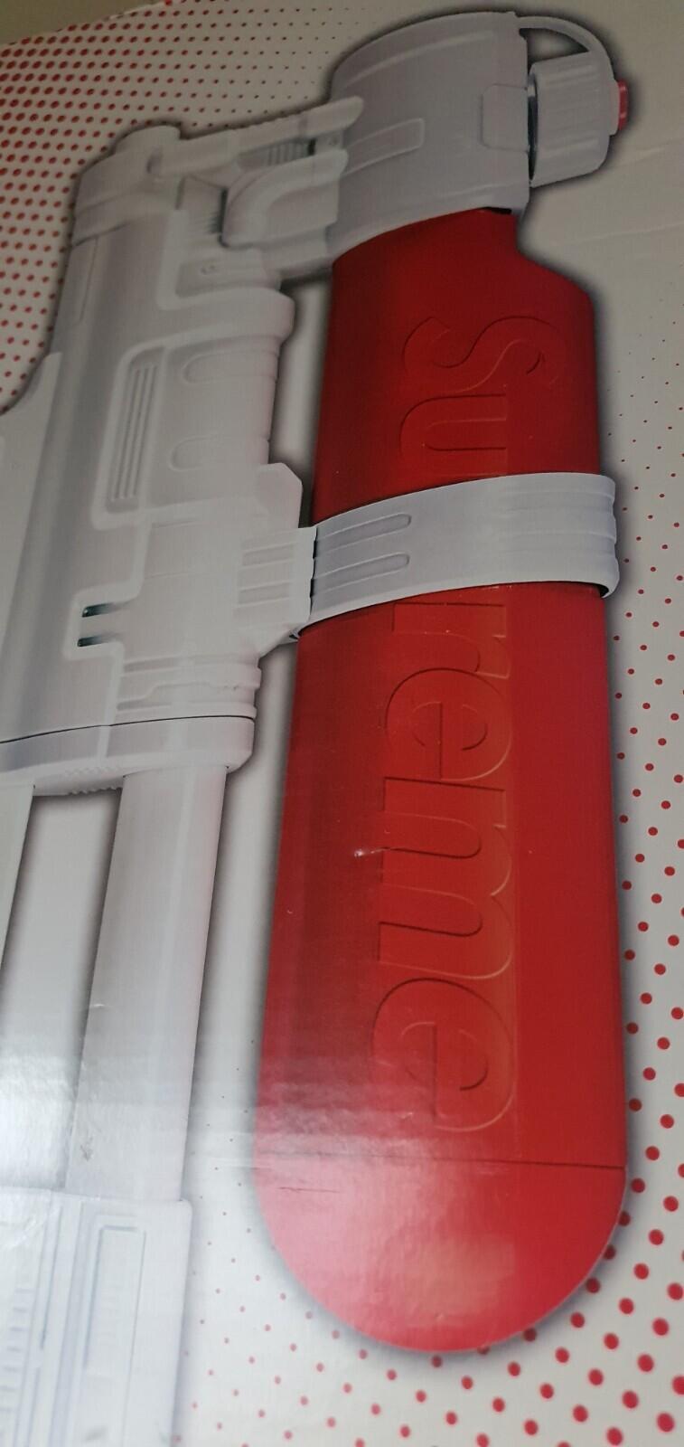 SS19 Supreme Hasbro Super Soaker 50 Water Blaster White New with defects